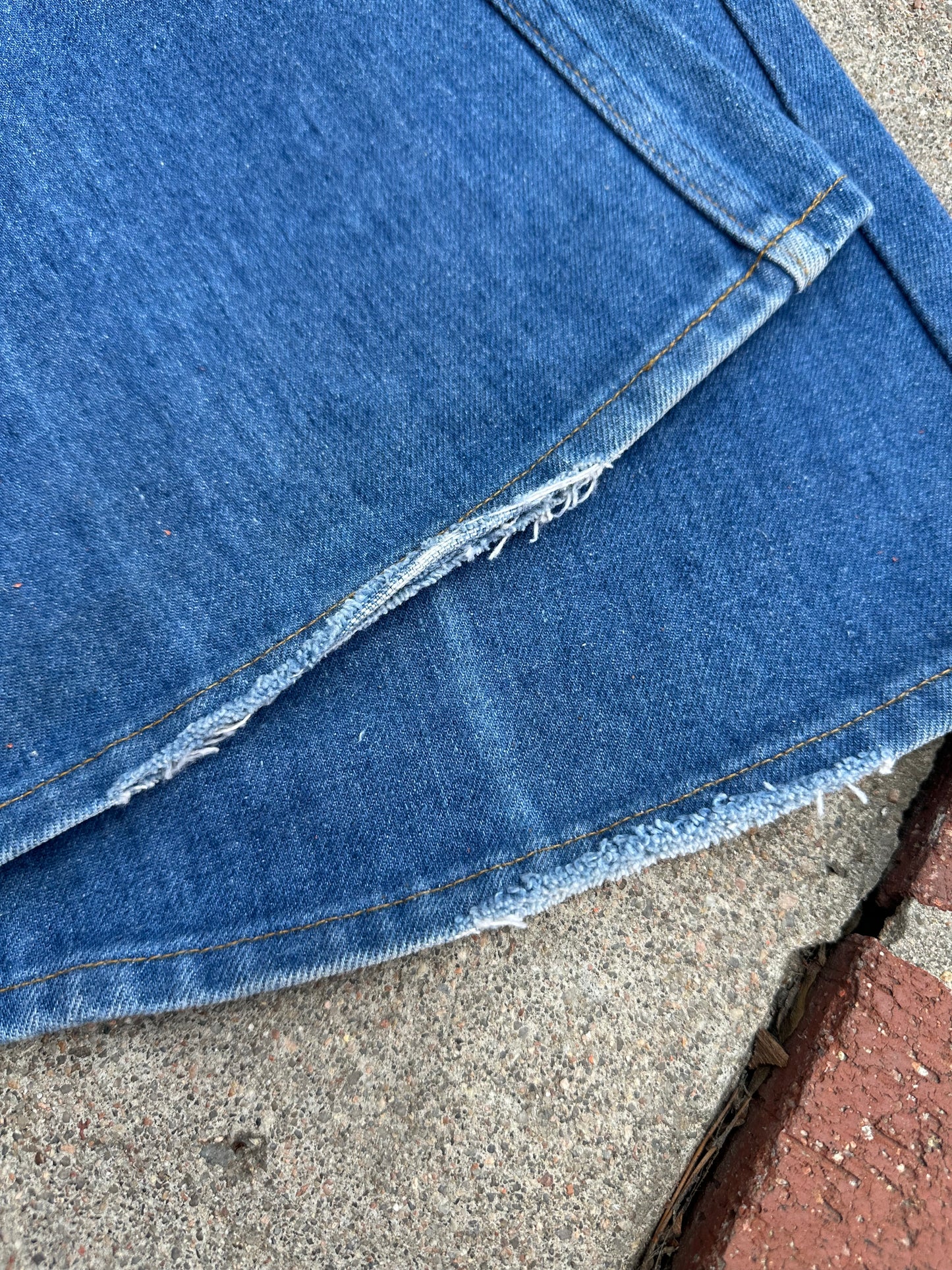 70’s Levi’s 784 Orange Tab Elephant Bell Bottom Denim Jeans USA (Women’s 26)
