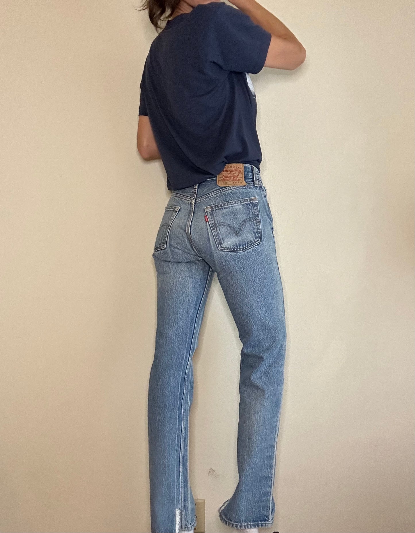 Y2K LEVI’S 501 JEANS (Modern 2/4)