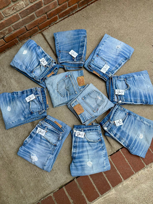 90’s Levi’s 501xx Distressed Jeans (Men’s 32/ Women’s 30)