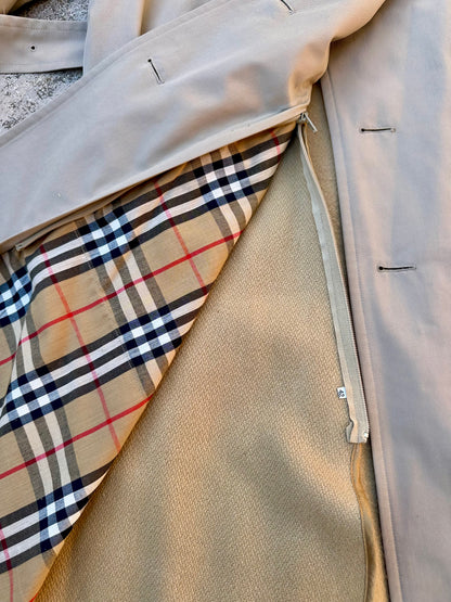 80’s Burberry Nova Check Lined Trench Coat w/ Zip-Out Liner (Men’s 42)