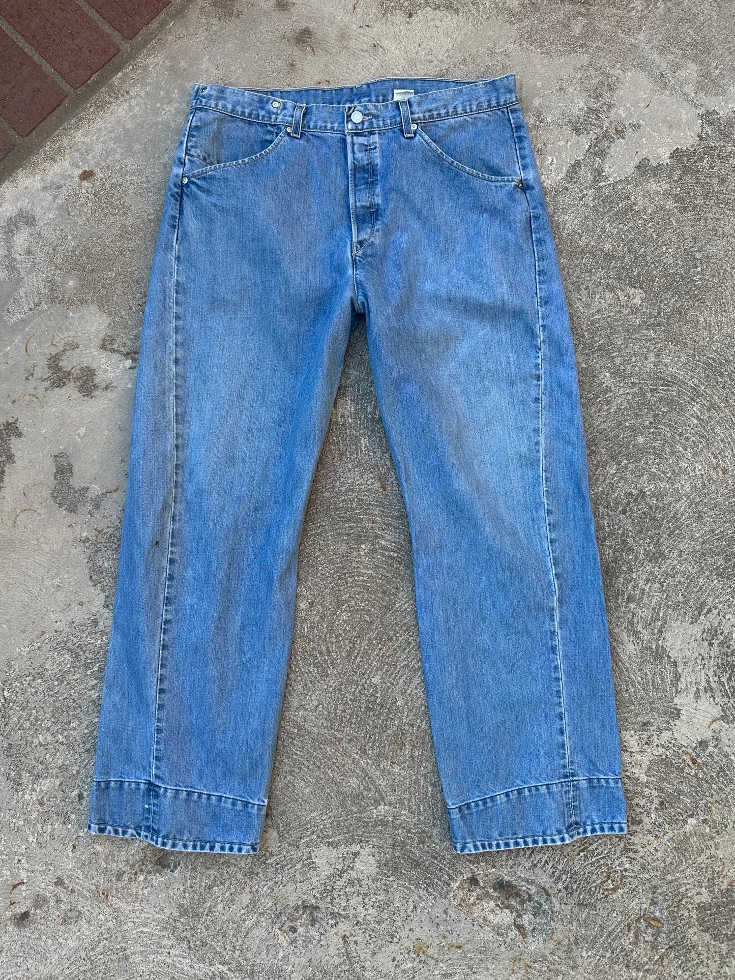 RARE Vintage Levi’s Engineered 3D Twisted Seams Anti-Fit Denim Jeans (Men’s 38x32)