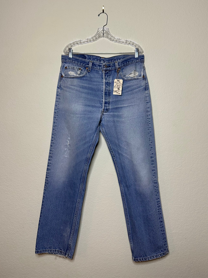 80’s Levi’s 501 Distressed Jeans (Men’s 35x29 / Women’s 33)