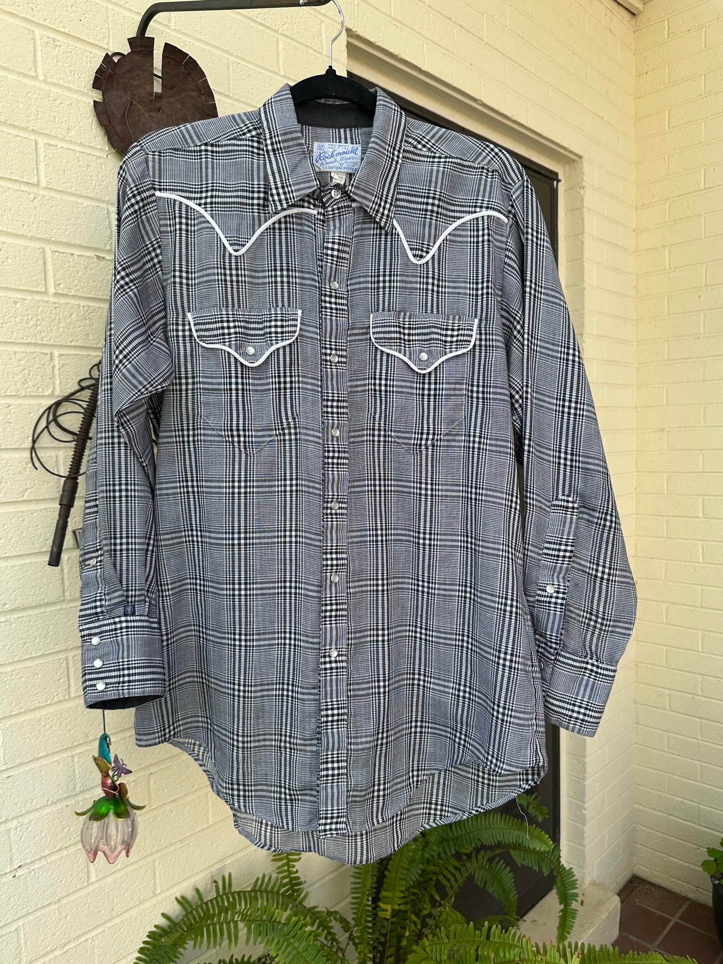 70’s Rockmount Ranchwear “Mountain Shadows” Pearl Snap Shirt (Unisex M/L)