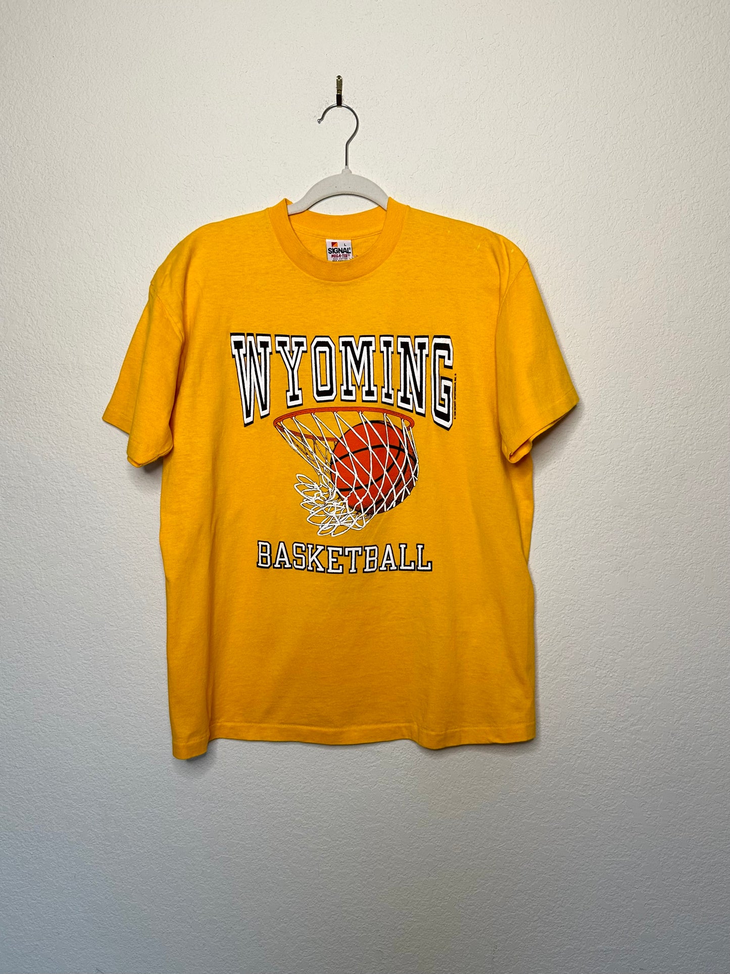 80’s Wyoming Basketball Flocked Puffy Graphic Tee (Unisex L)