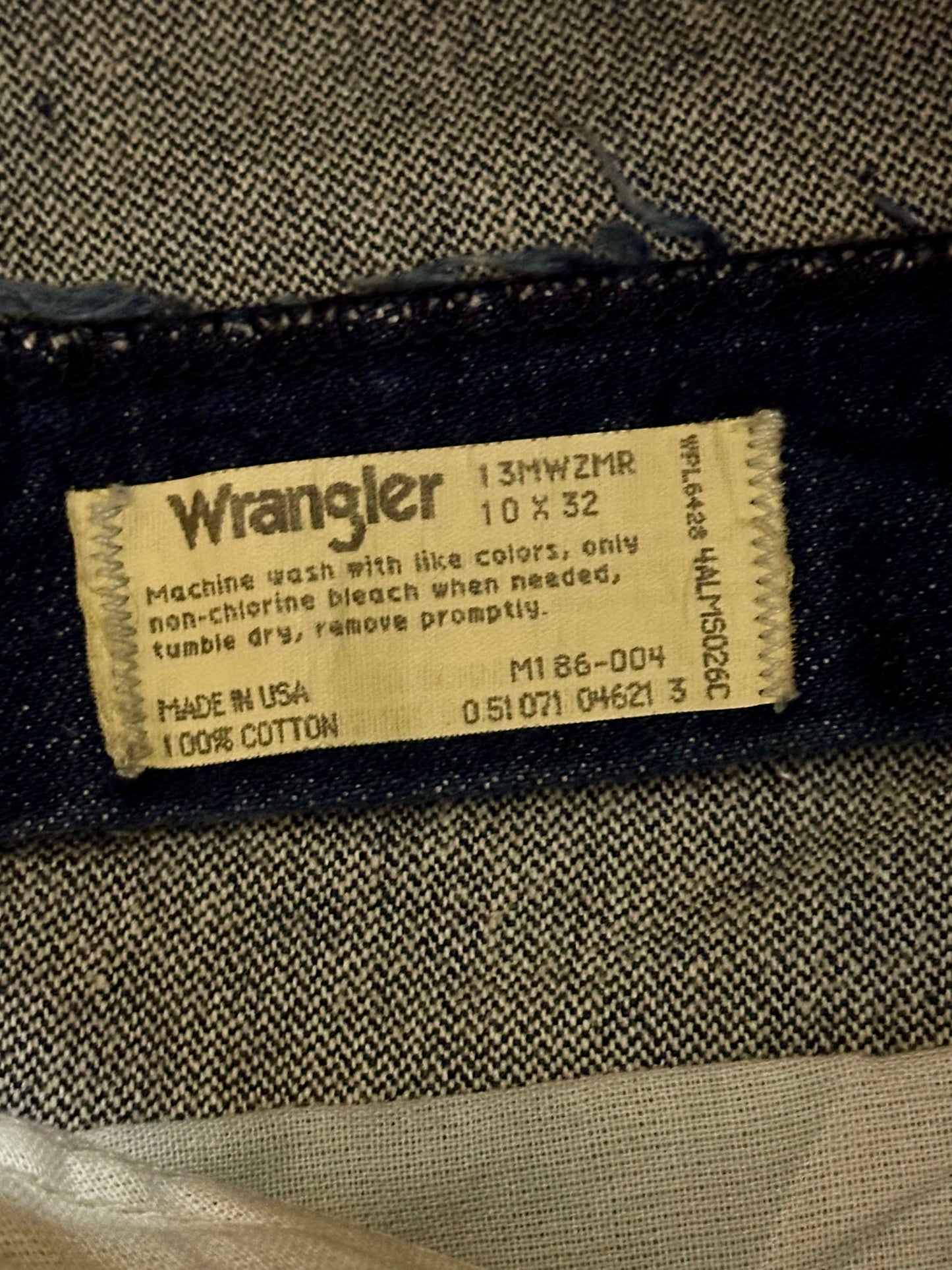 90’s Wrangler Indigo Cowboy Cut USA Jeans (26x30 / Modern 4/6)