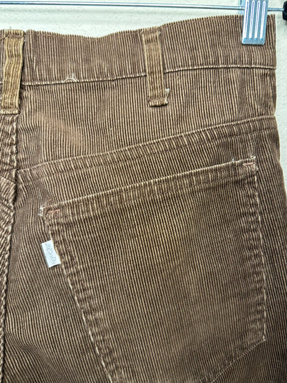 70’s Levi’s 646 Corduroy Bell Bottom Pants Button #2 (Men’s 29/ Women’s 27)
