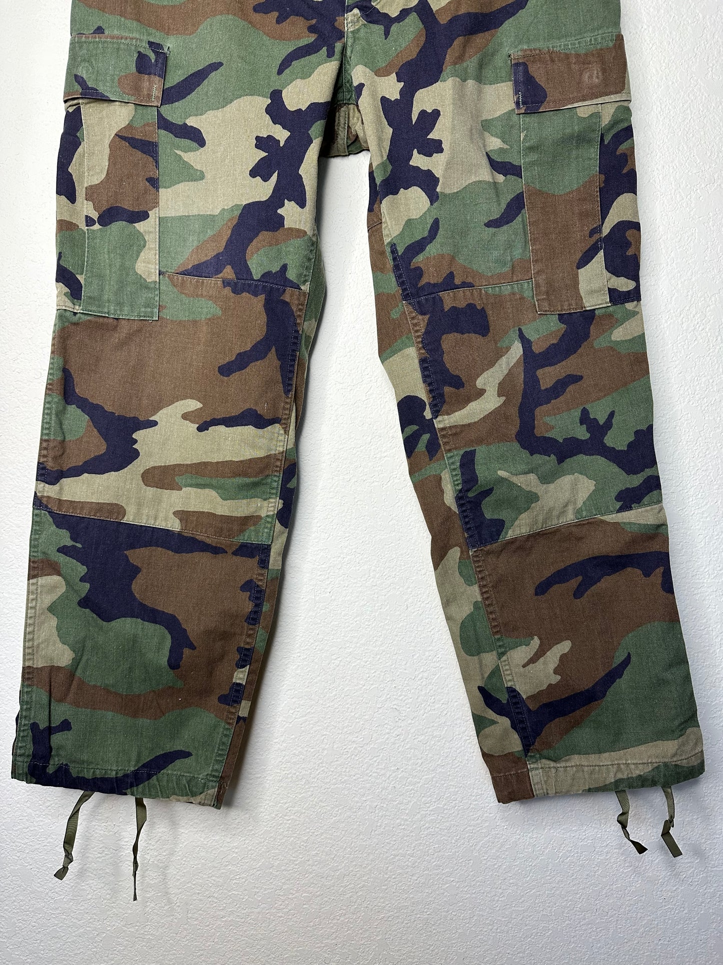 80’s U.S. Military Woodland Camo Combat Cargo Pants (Unisex M)