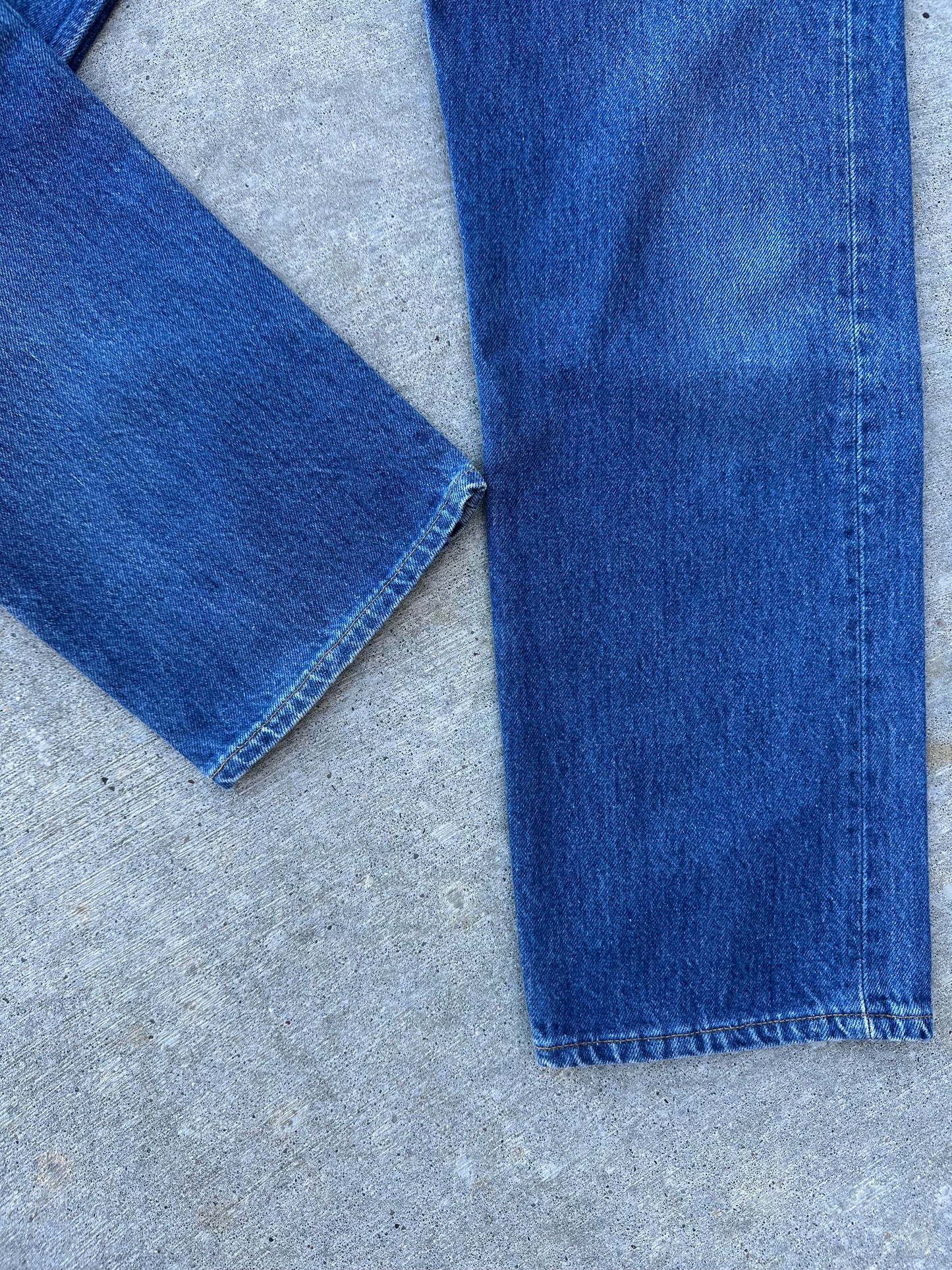 80’s Levi’s 501 Soft Indigo Denim Jeans USA (Men’s 30x30 / Women’s 29)