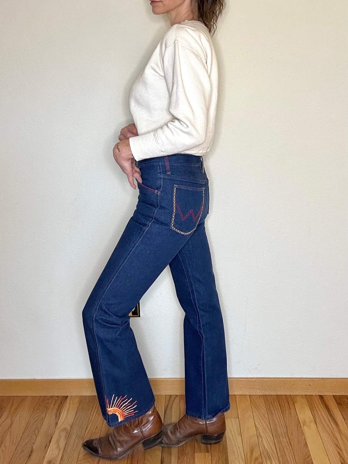 MCA Vibtage Revival: 70’s Wrangler Indigo Hand Embroidered Boot Flare Jeans (Modern 27/28)