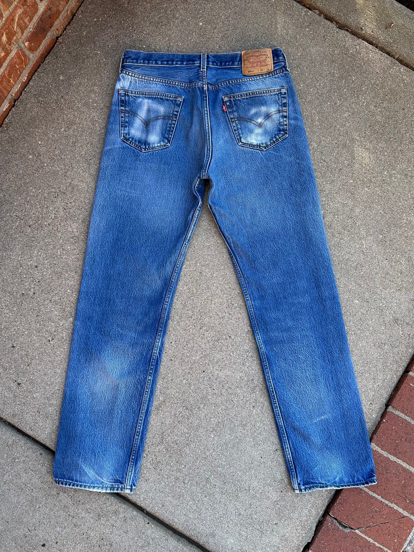2000 Levi’s 501xx STF Denim Great Fades Jeans (Men’s 34x33 / Women’s 32)