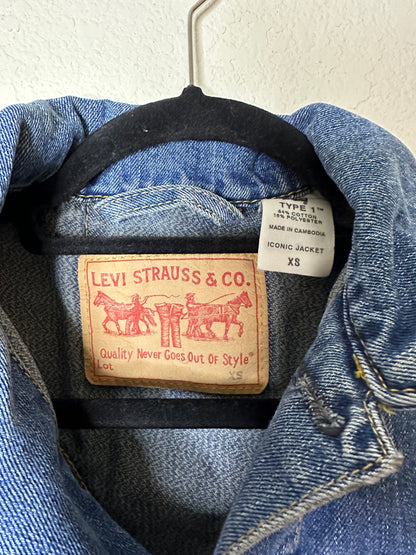 Y2K Levi’s Type 1 Iconic Denim Trucker Jacket (Women’s XS)