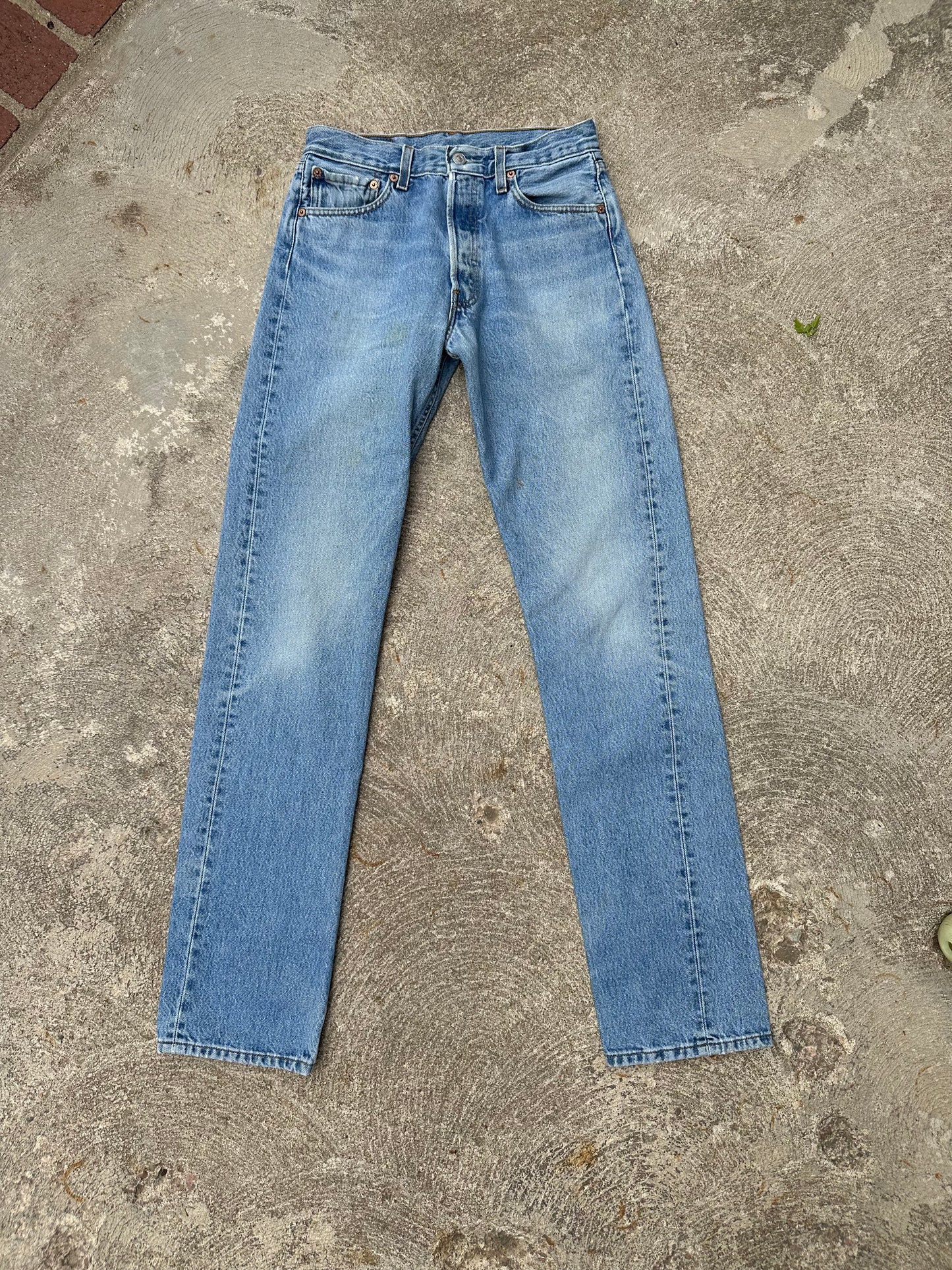 90’s Levi’s 501 Light Wash Distressed Denim Jeans (Men’s 27x34/Women’s 26)