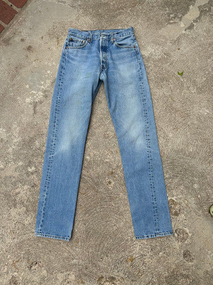 90’s Levi’s 501 Light Wash Distressed Denim Jeans (Men’s 27x34/Women’s 26)