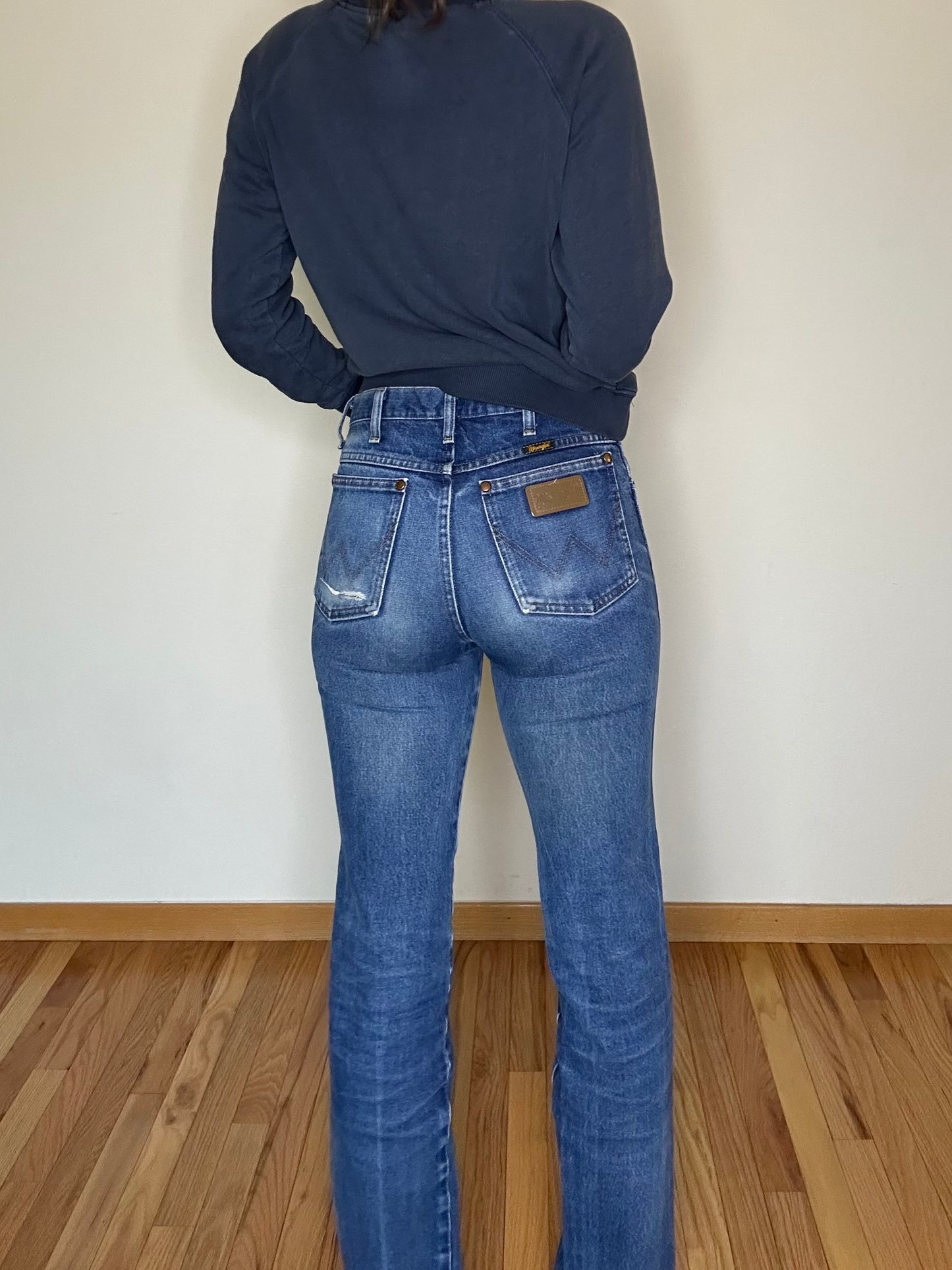 90’s Wrangler Slim Fit Cowboy Cut USA Jeans w/ Great Distressing (29x29 / Modern 4/6)