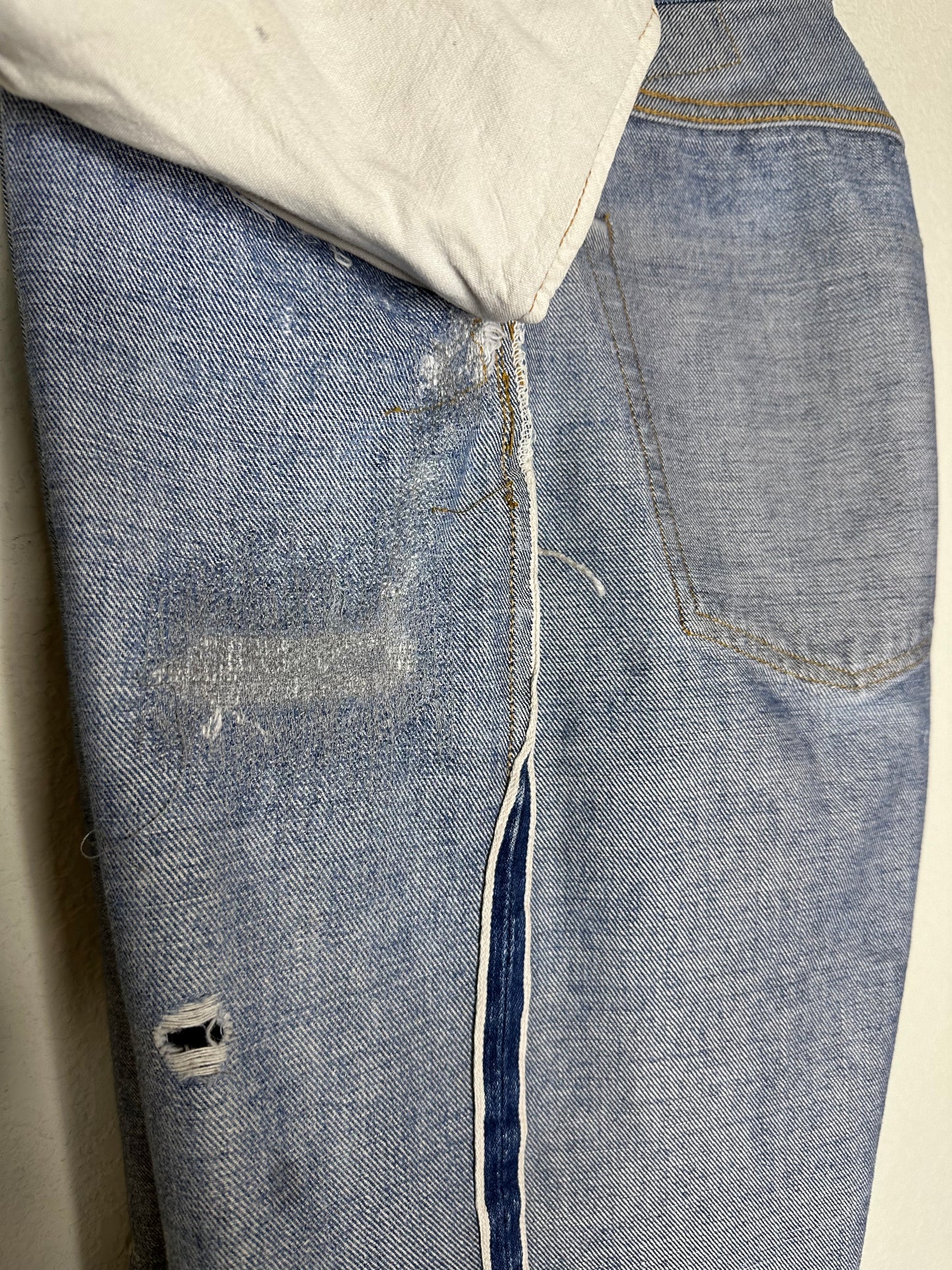 60’s Vintage Levi’s 501 “BIG E” Selvedge Jeans Button #6 USA (34x32)