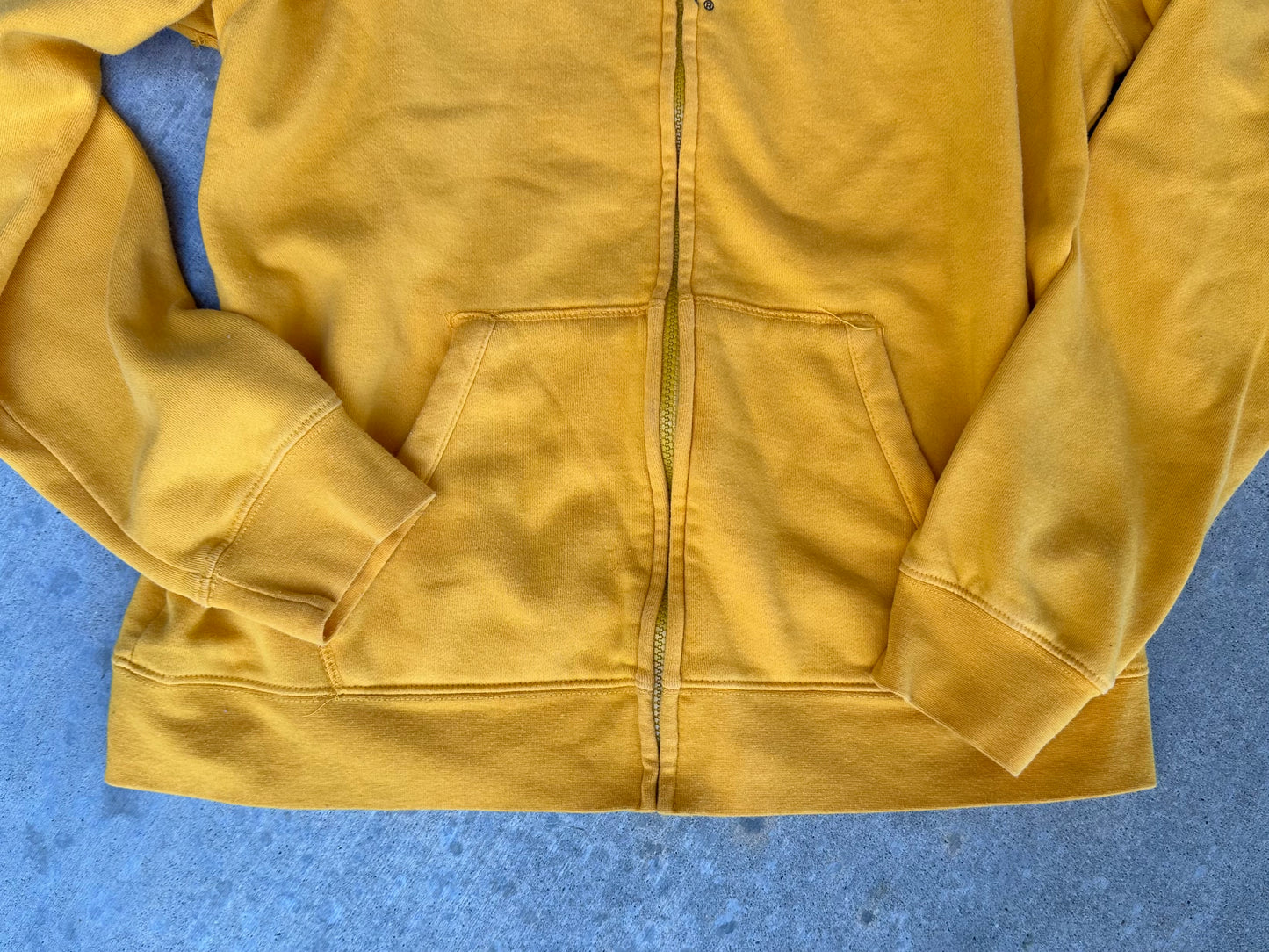 Wyoming Cowboys Zip-Up Hoodie (Unisex L)