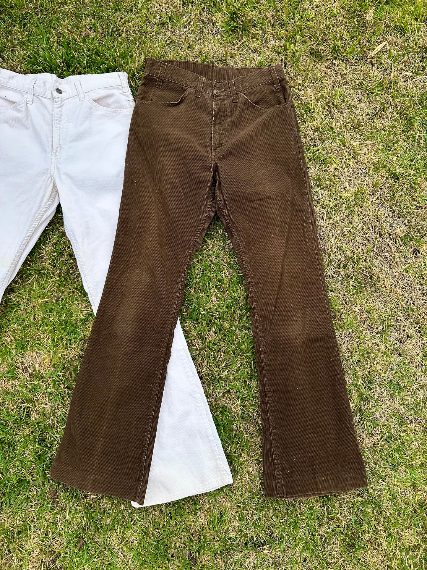 70’s Levi’s 646 Corduroy Bell Bottom Pants Button #2 (Men’s 29/ Women’s 27)