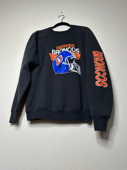 Rare 80’s Raglan Denver Broncos Graphic Sweatshirt (Unisex L)