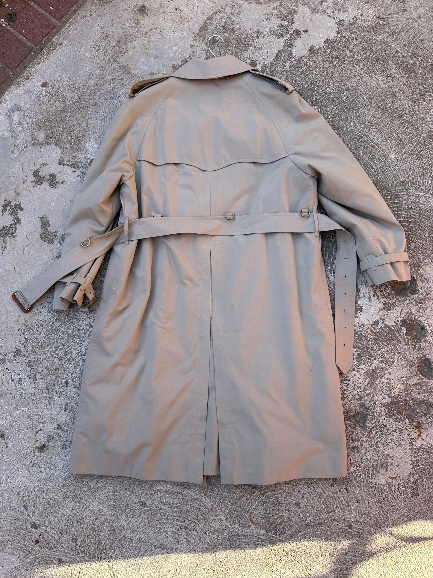 80’s Burberry Nova Check Lined Trench Coat w/ Zip-Out Liner (Men’s 42)