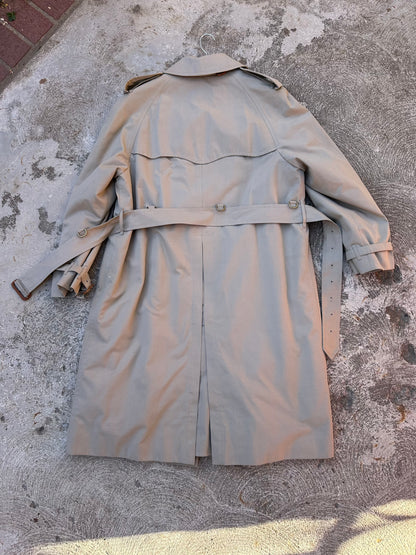 80’s Burberry Nova Check Lined Trench Coat w/ Zip-Out Liner (Men’s 42)