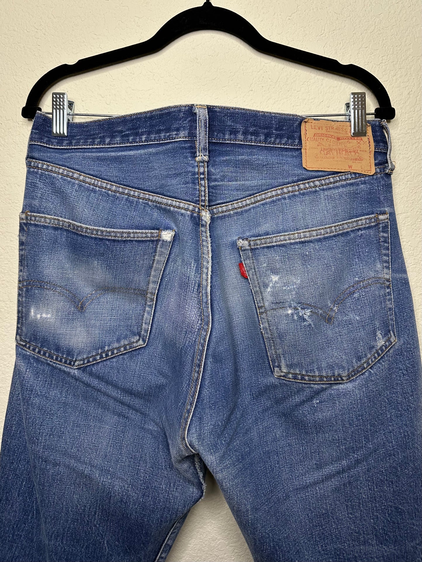 60’s Vintage Levi’s 501 “BIG E” Selvedge Jeans Button #6 USA (34x32)