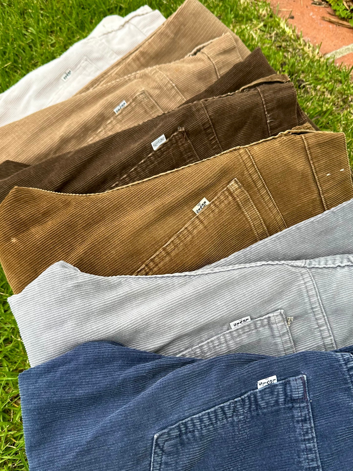 70’s Levi’s 517 Boot Cut Corduroy Pants (Men’s 29x31 / Women’s 27)