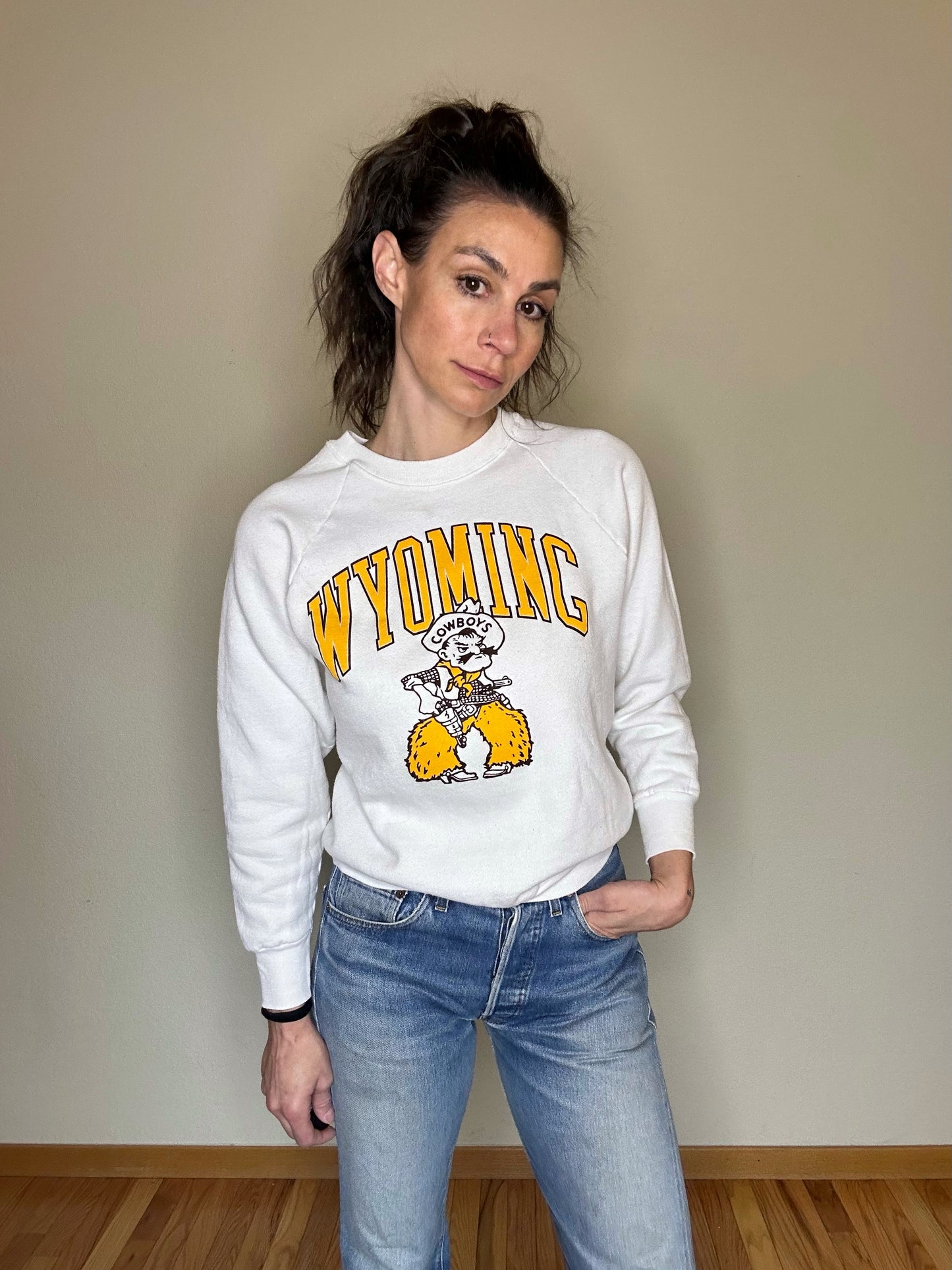 80’s Wyoming Cowboys Pistol Pete Raglan Sweatshirt (Women’s M)