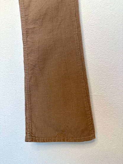 70’s Levi’s 646 Beige Corduroy Bell Bottom Pants (Men’s 30/Women’s 28)
