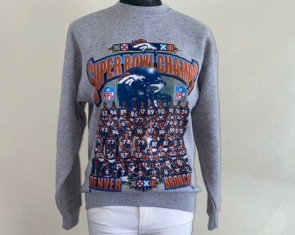 90’s Starter Denver Broncos Super Bowl Team Crewneck Sweatshirt USA (Women’s S)