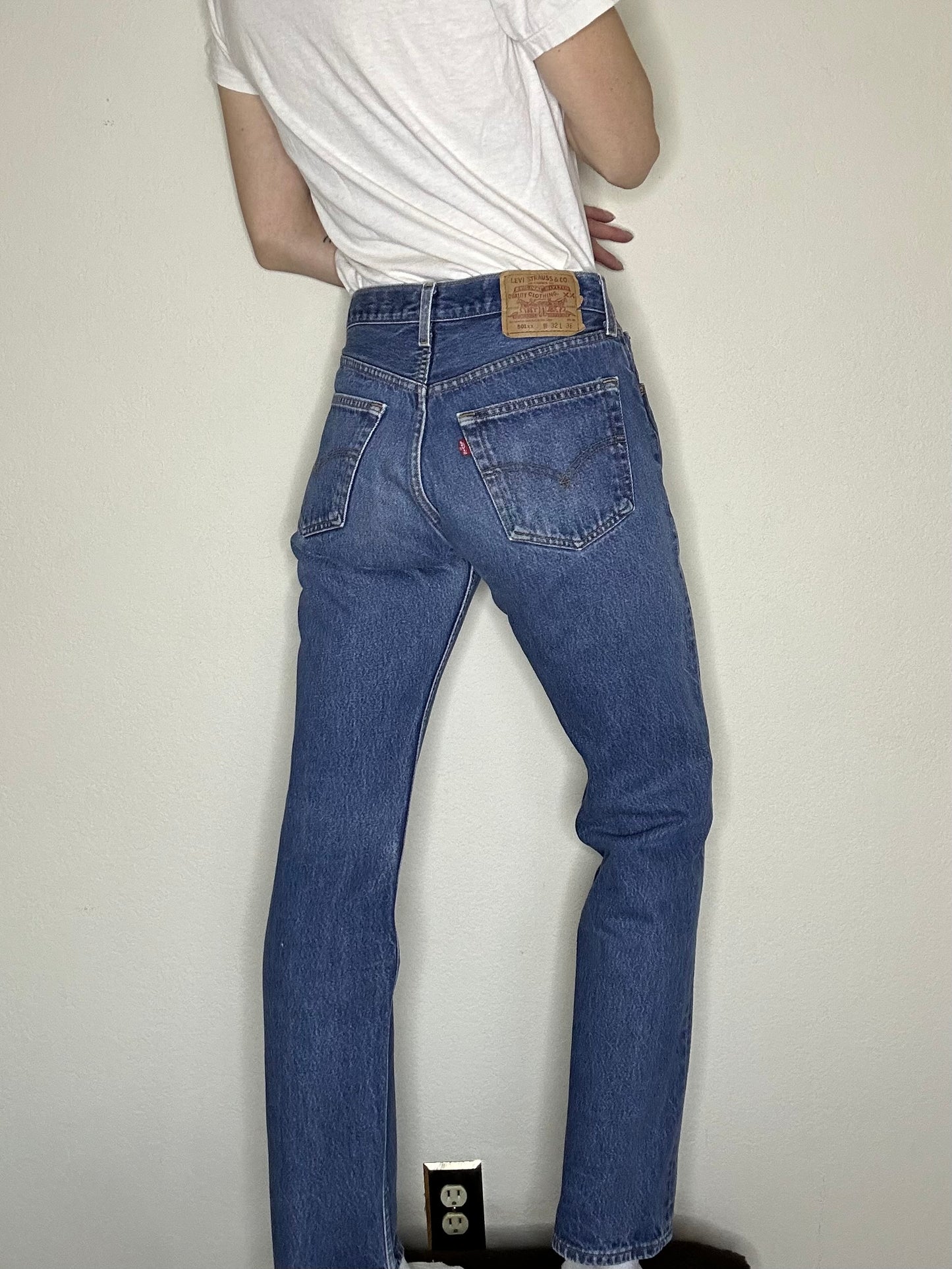 90’s Levi’s 501xx Jeans (Unisex 30x32 / Modern 6)