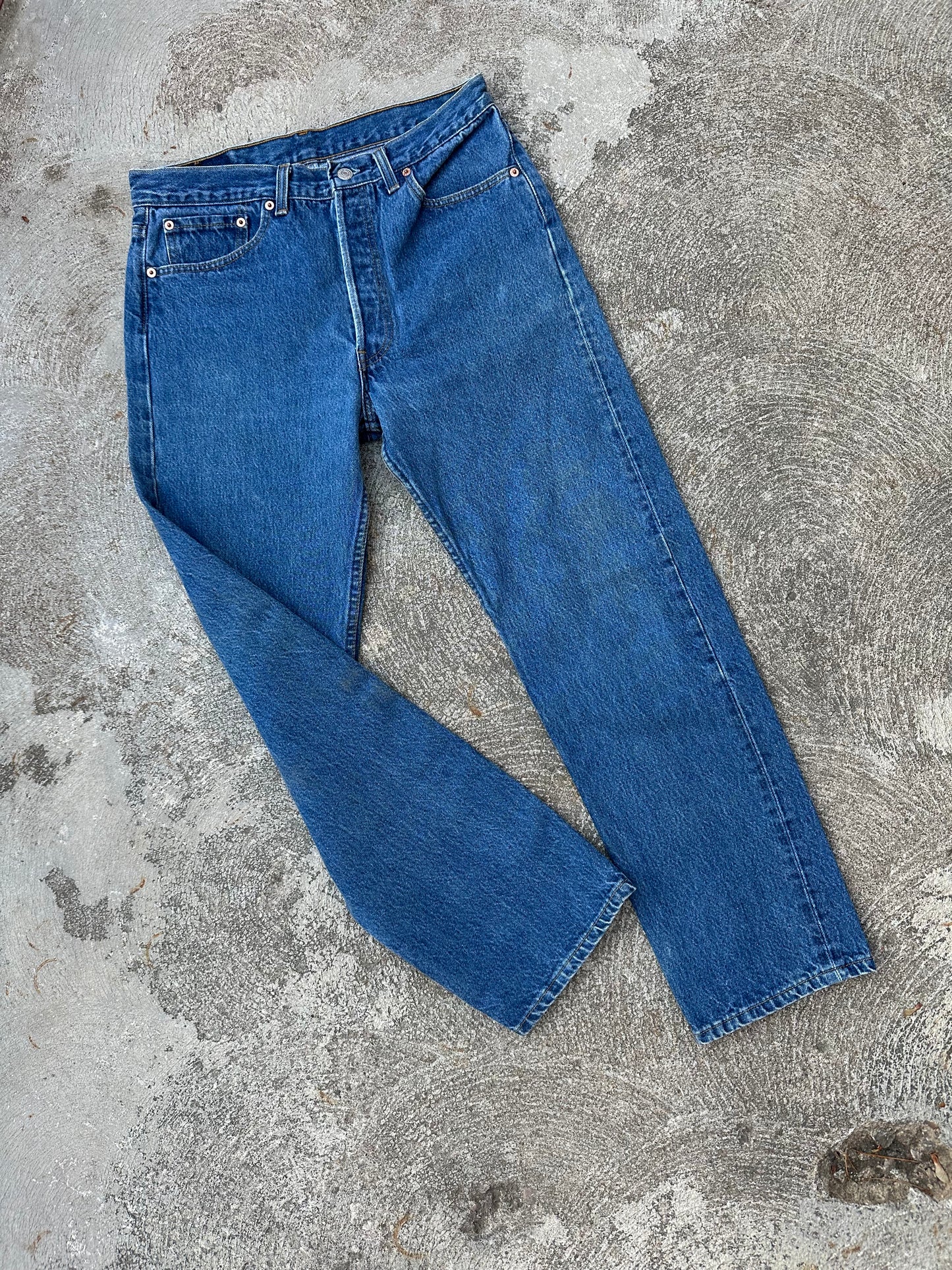 90’s Levi’s 501 Denim Jeans USA (Men’s 31x29 / Women’s 29)