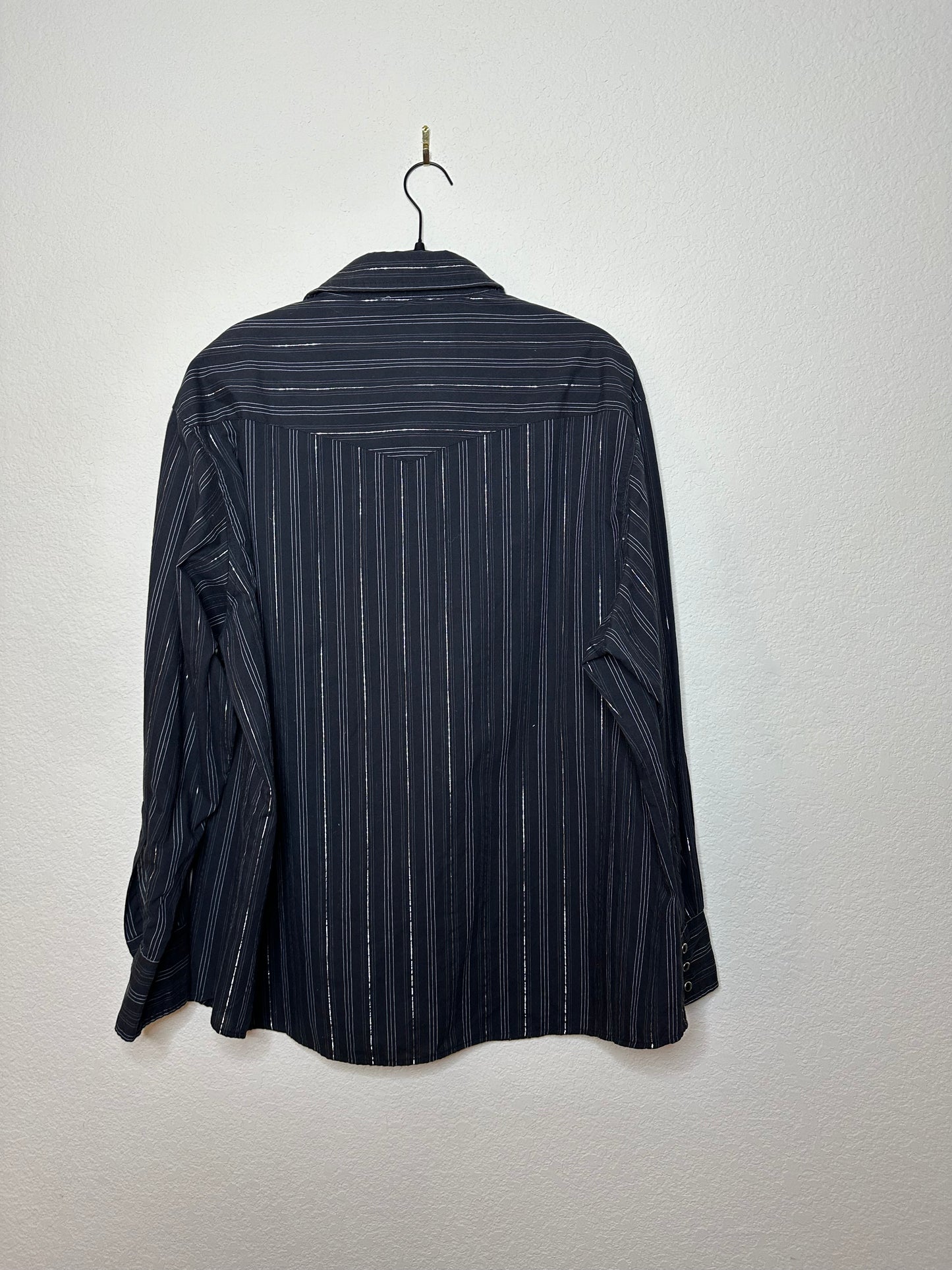 90’s Wrangler Metalic Pinstripe Western Pearl Snap Shirt (Unisex XXL)