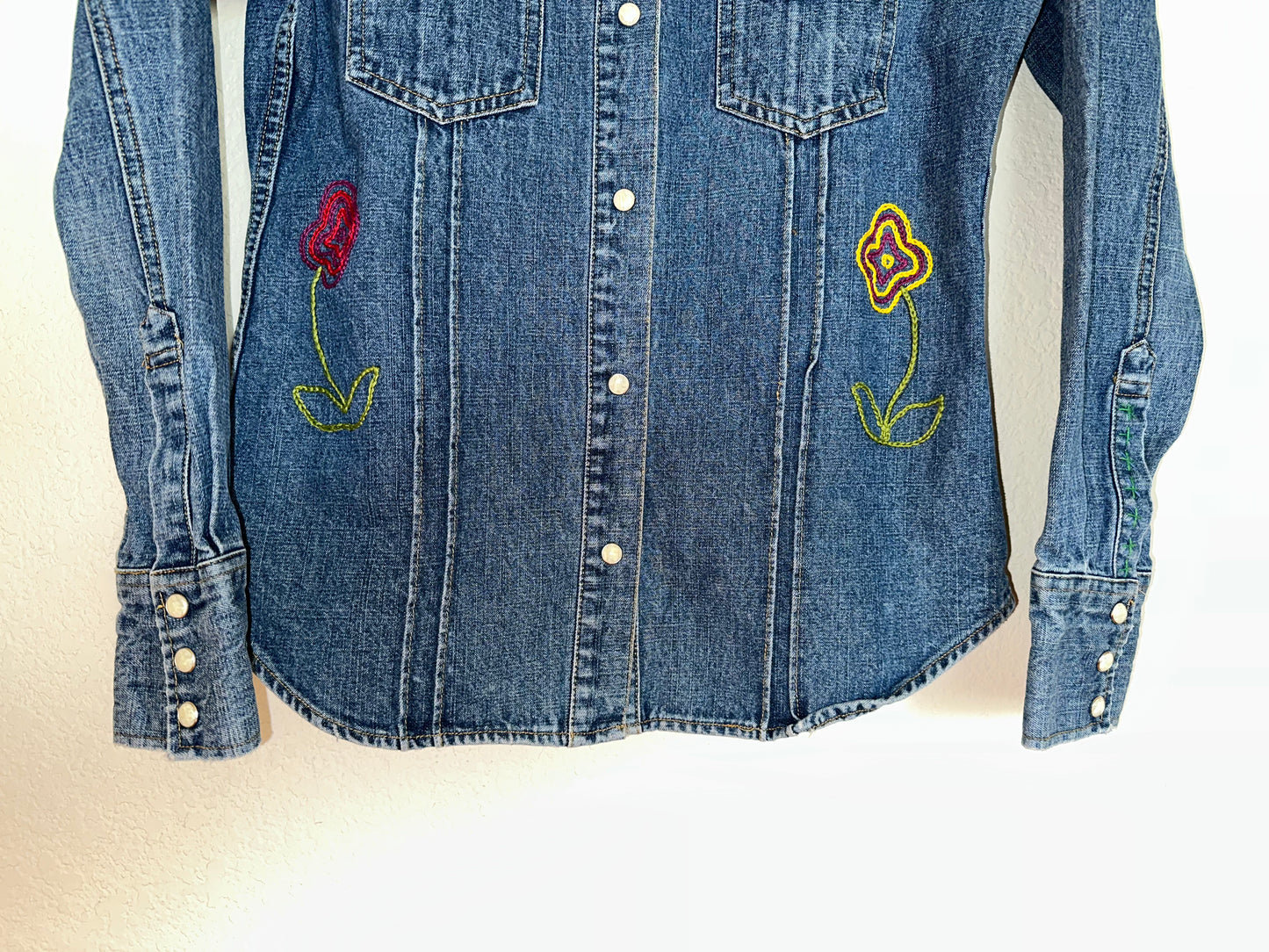 MCA VINTAGE REVIVAL: Vintage Hand Embroidered Denim Western Shirt (Women’s XS/S)