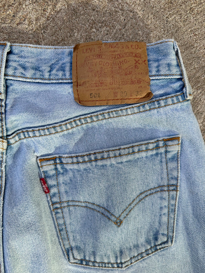 90’s Levi’s 501 Light Wash Denim Jeans (Men’s 27x31/Women’s 26)