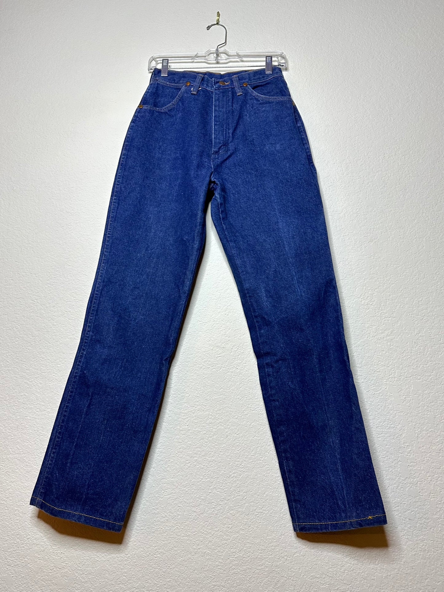 90’s Wrangler Indigo Cowboy Cut USA Jeans (26x30 / Modern 4/6)