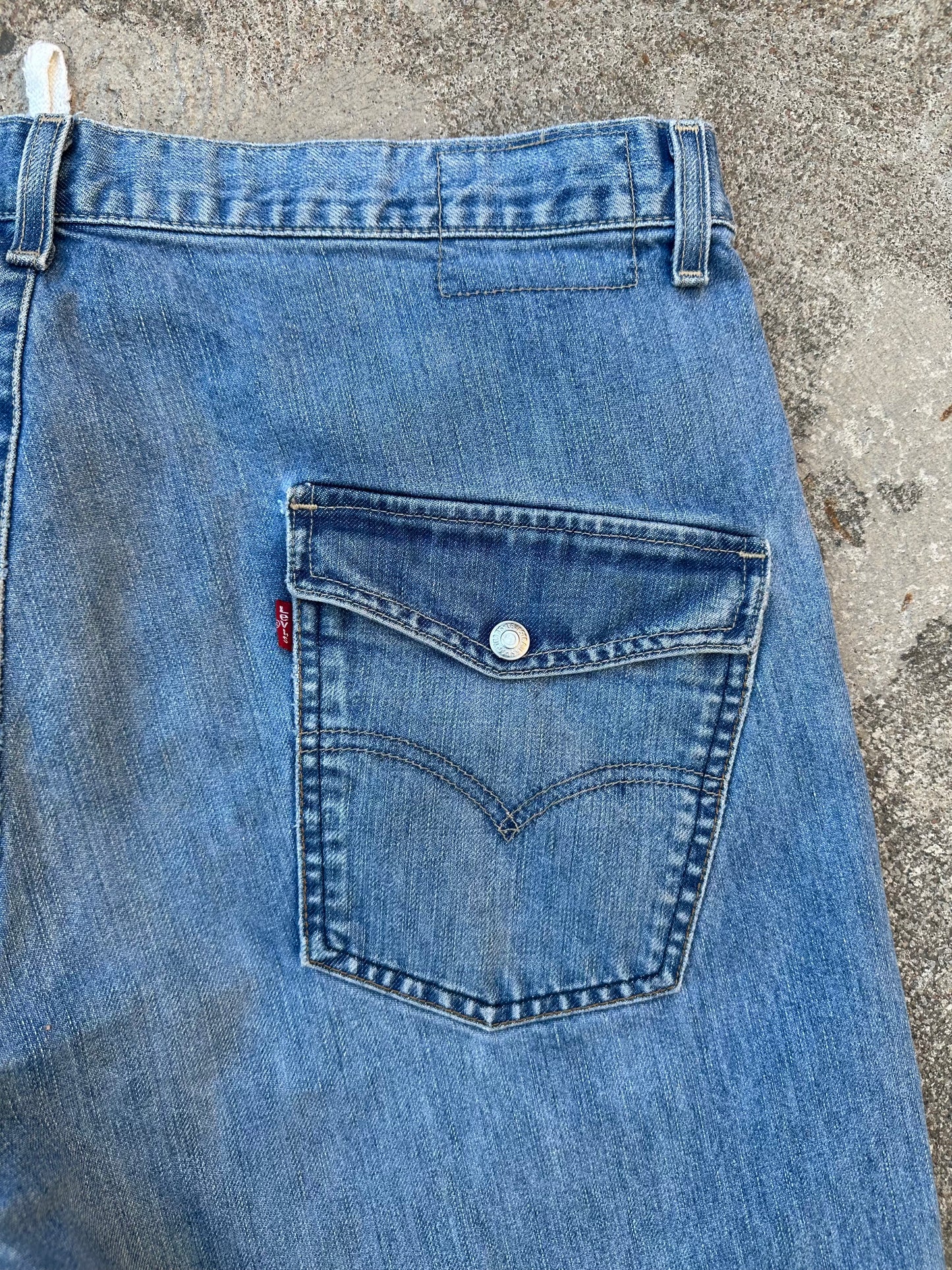 RARE Vintage Levi’s Engineered 3D Twisted Seams Anti-Fit Denim Jeans (Men’s 38x32)