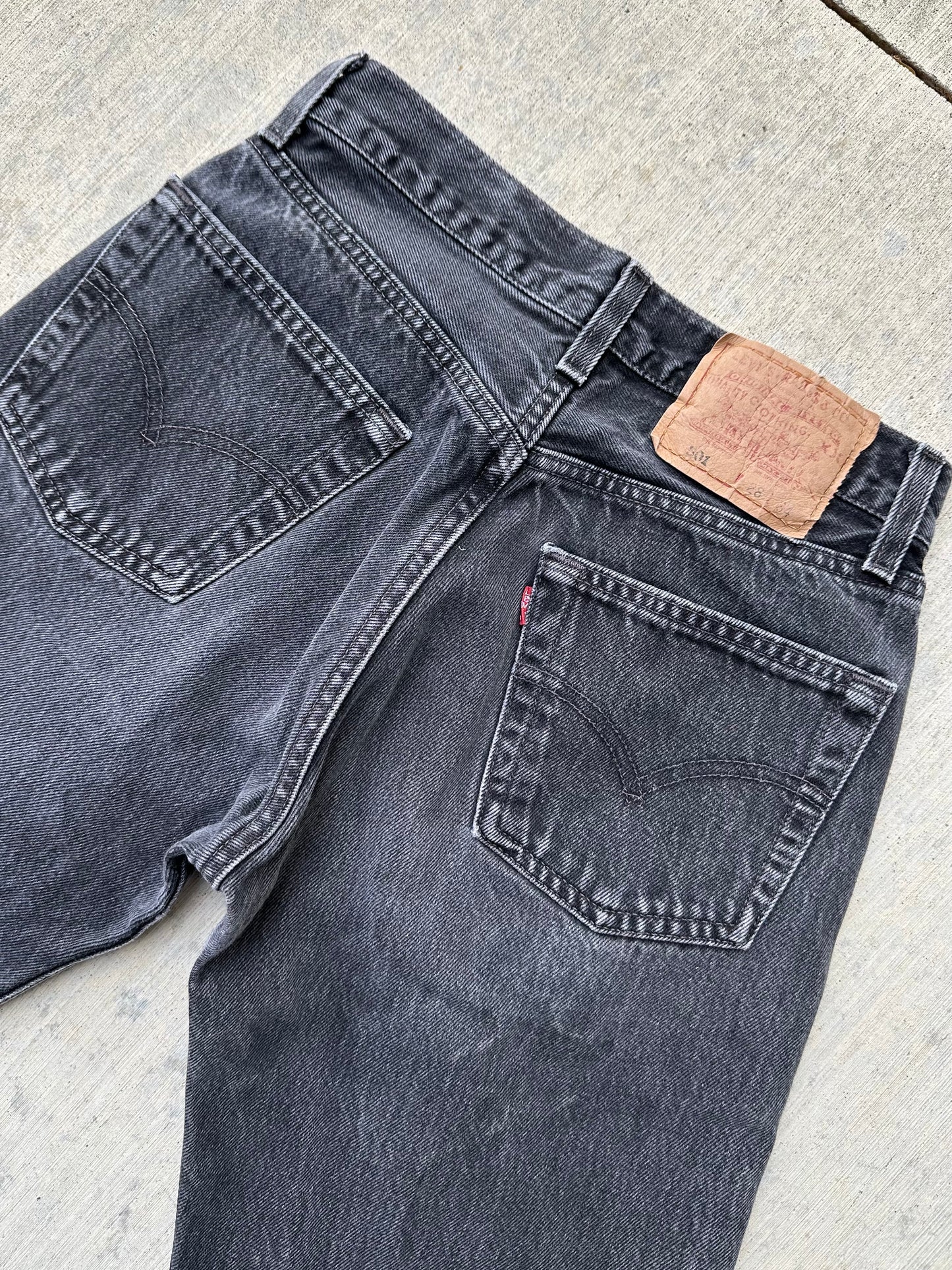 90’s Levi’s 501 Black Denim Jeans USA (26x28 / Women’s 24/25)