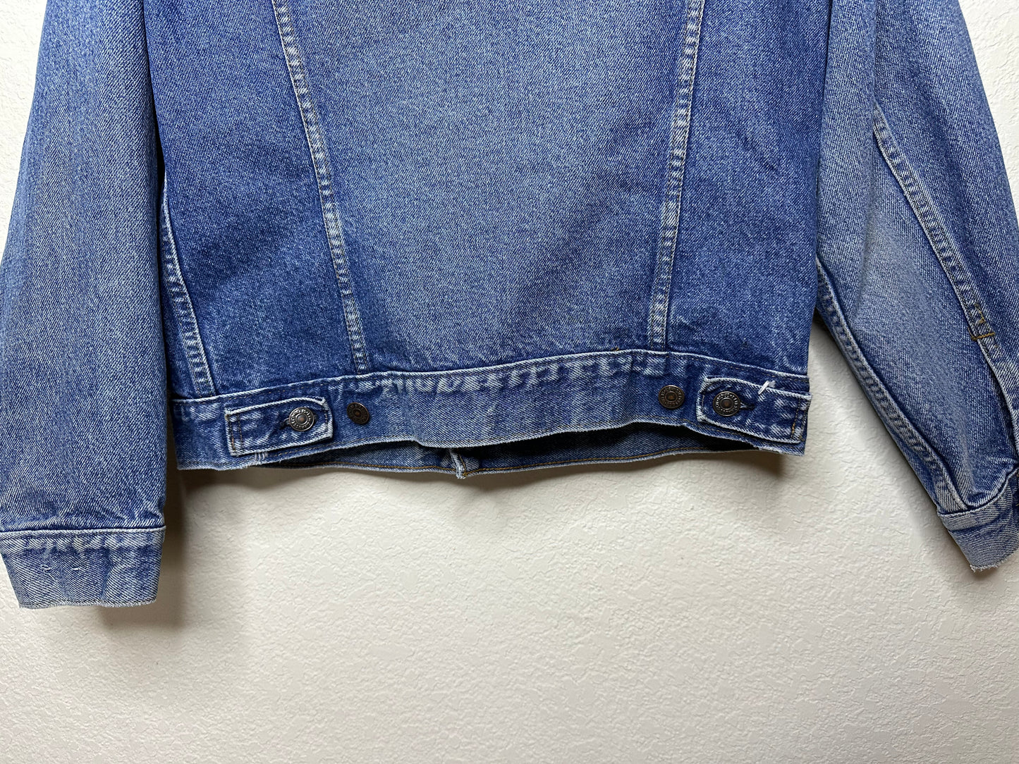 80’s Levi’s Denim Trucker Jacket w/ Good Fades (Unisex 40/M)