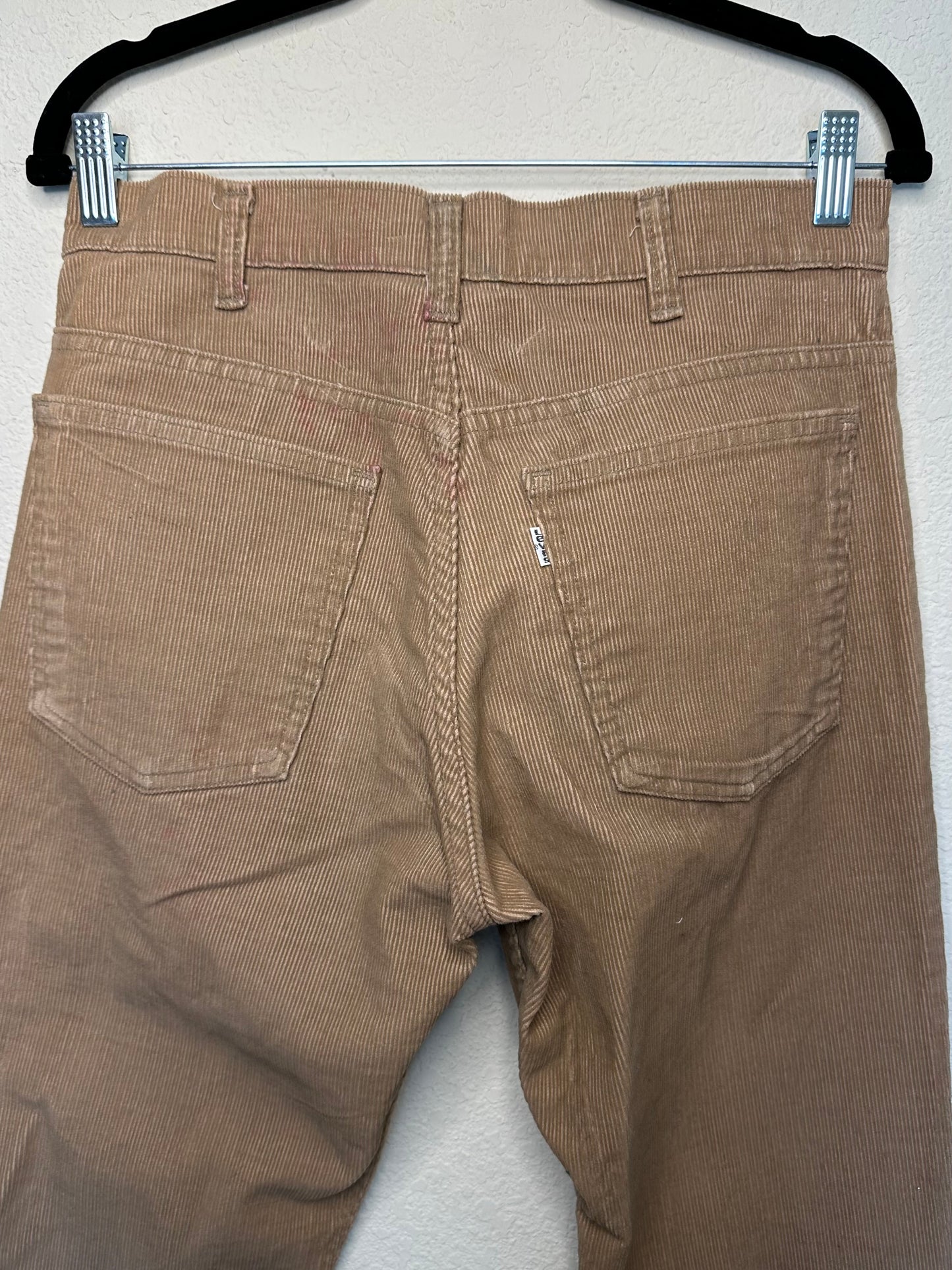 70’s Levi’s 646 Beige Corduroy Bell Bottom Pants (Men’s 30/Women’s 28)