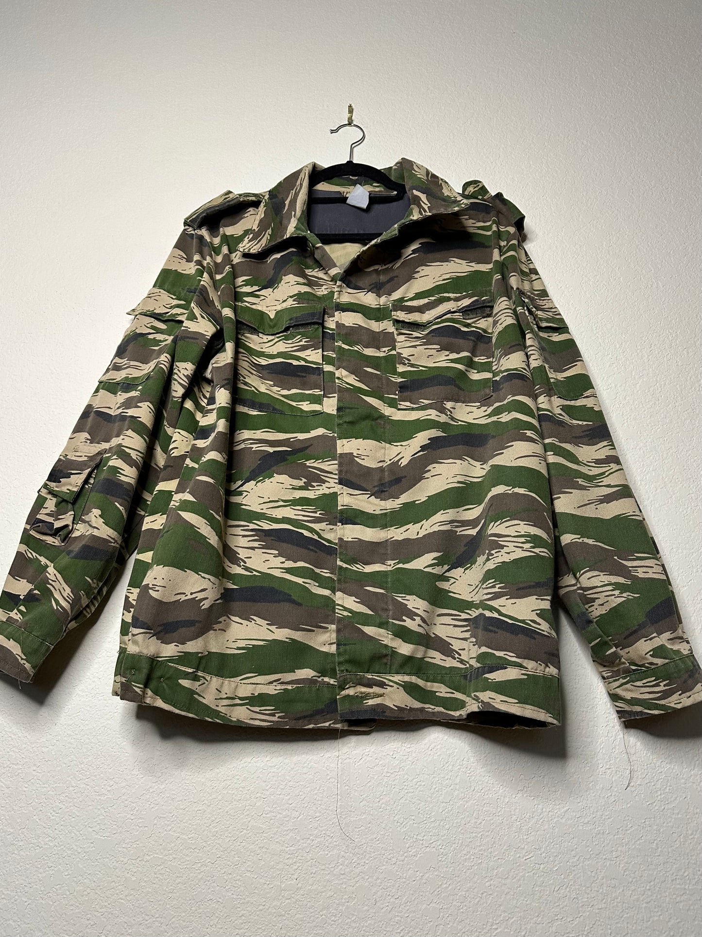 Vintage Military Tiger Stripe Camo (XL)