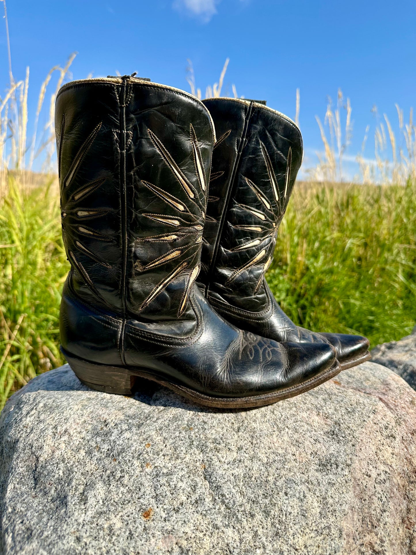 60’s ACME Sunburst Inlay Cowboy Boots (Women’s 7.5)