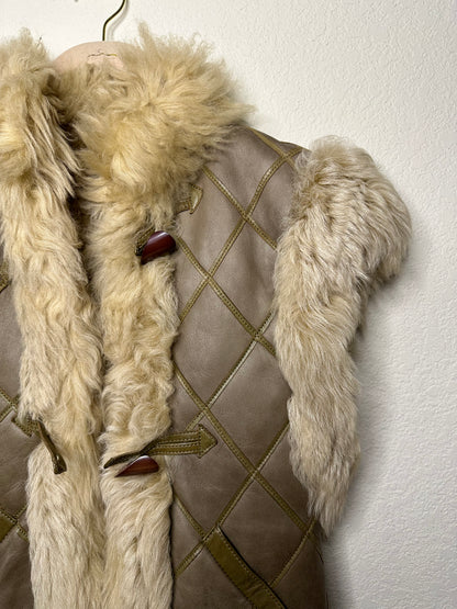 RARE 80’s Christian DIOR Boutique Fourrure Quilted Leather Shearling Toggle Vest (S/M)