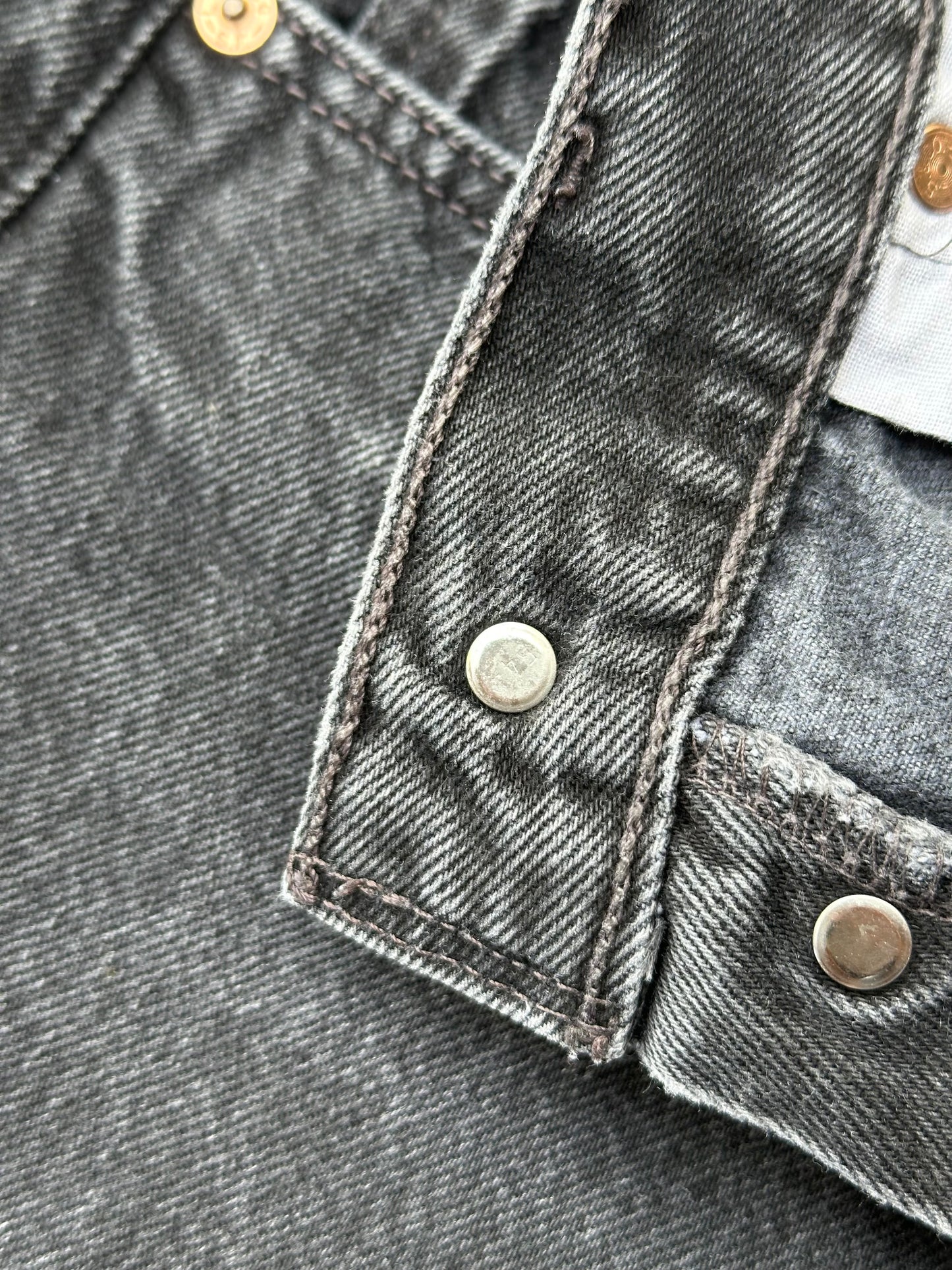 90’s Levi’s 501 Black Denim Jeans USA (26x28 / Women’s 24/25)