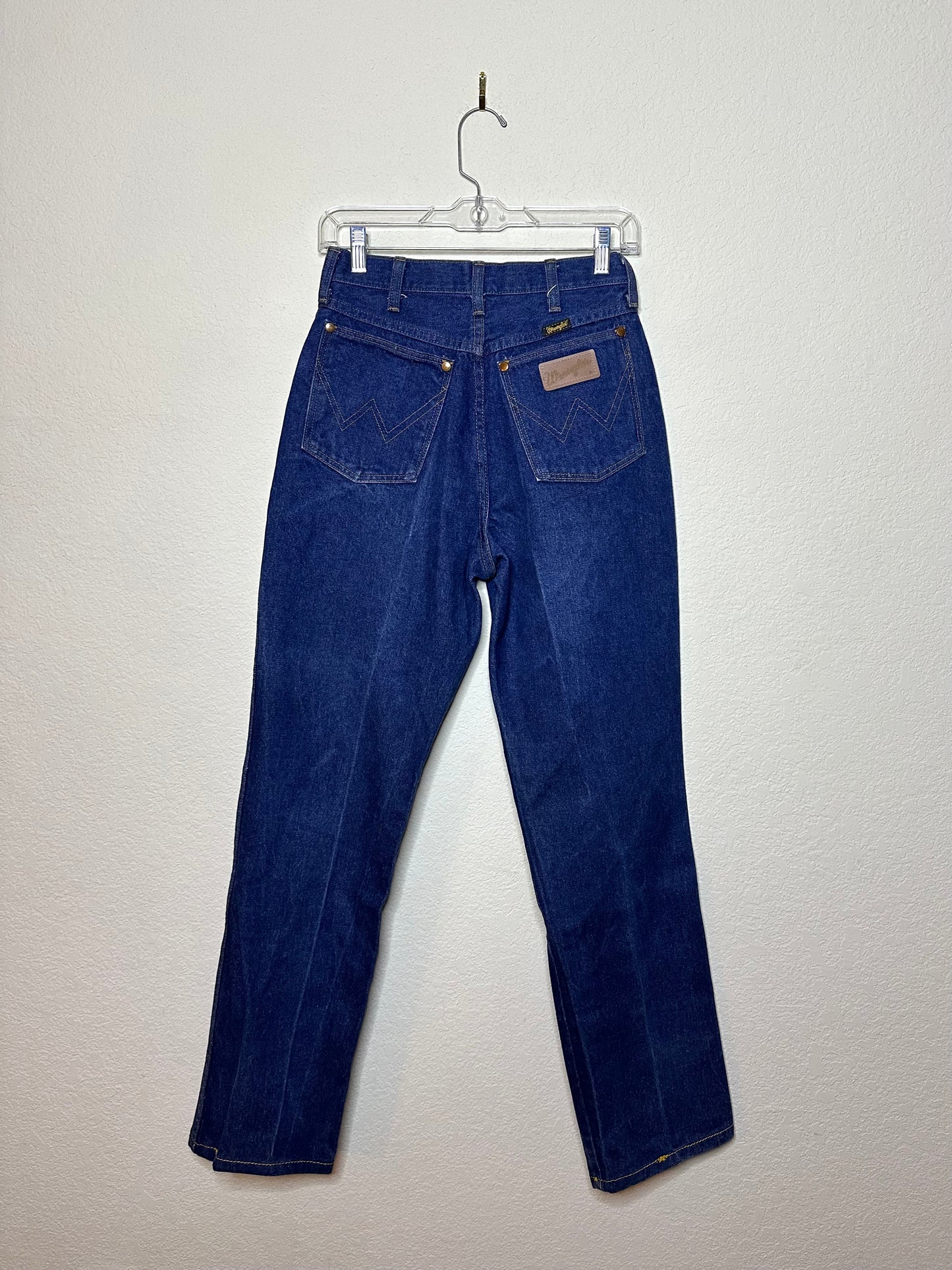 90’s Wrangler Indigo Cowboy Cut USA Jeans (26x30 / Modern 4/6)