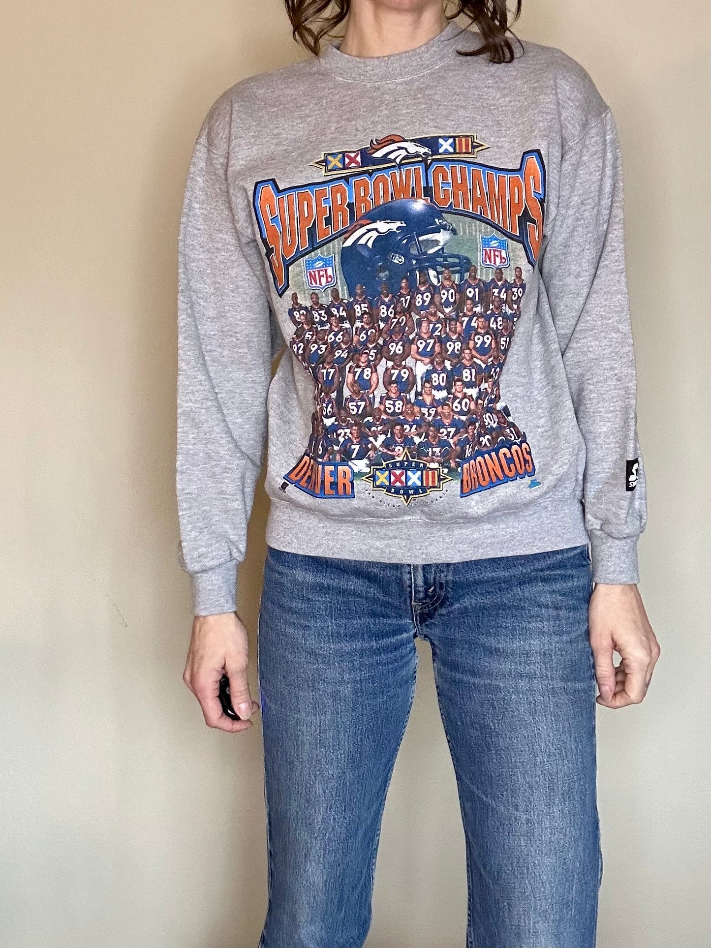 90’s Starter Denver Broncos Super Bowl Team Crewneck Sweatshirt USA (Women’s S)