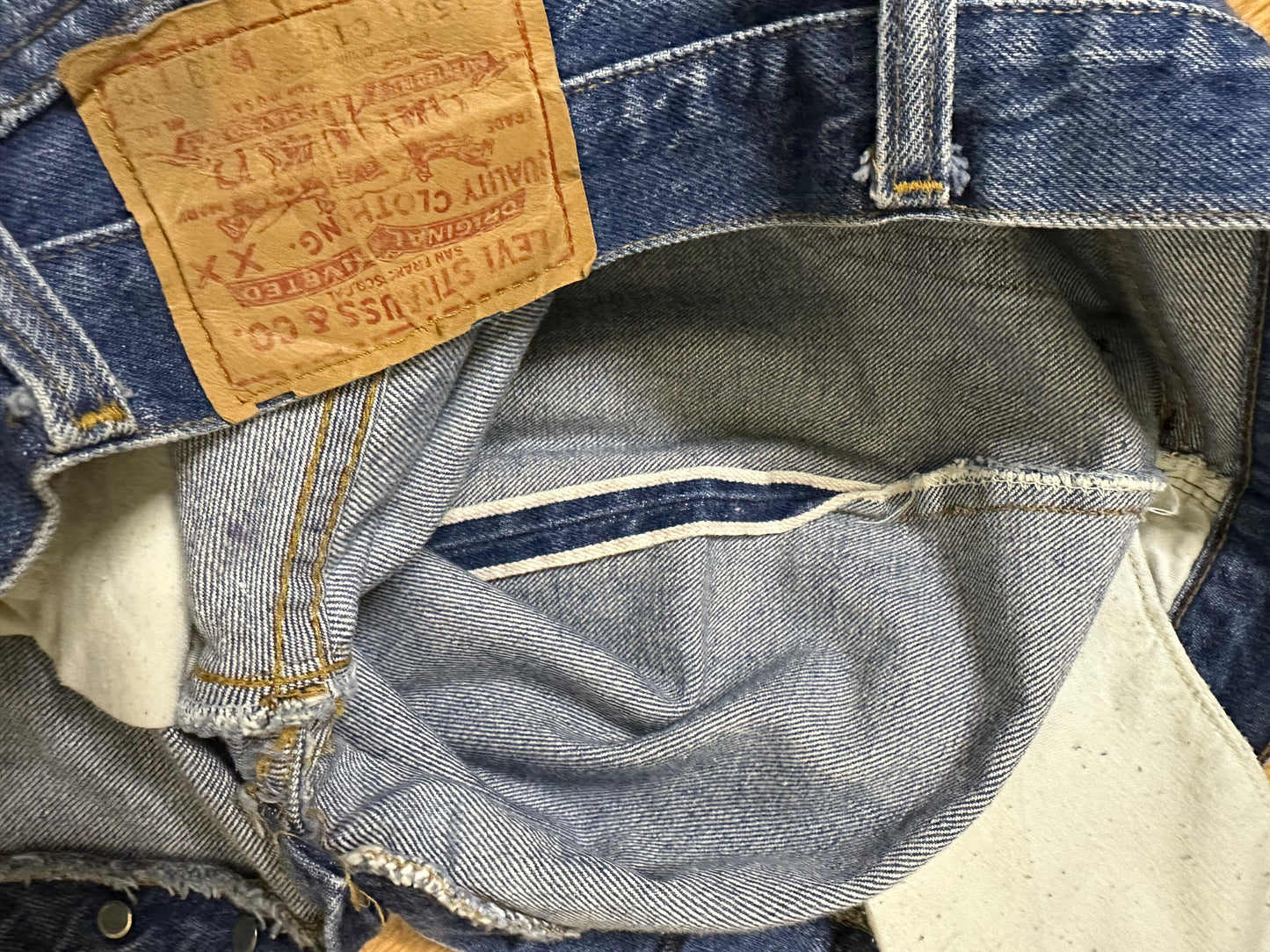 80’s Vintage LEVI’S 501 USA Redline Selvedge Jeans (28x34 / Modern 2/4)