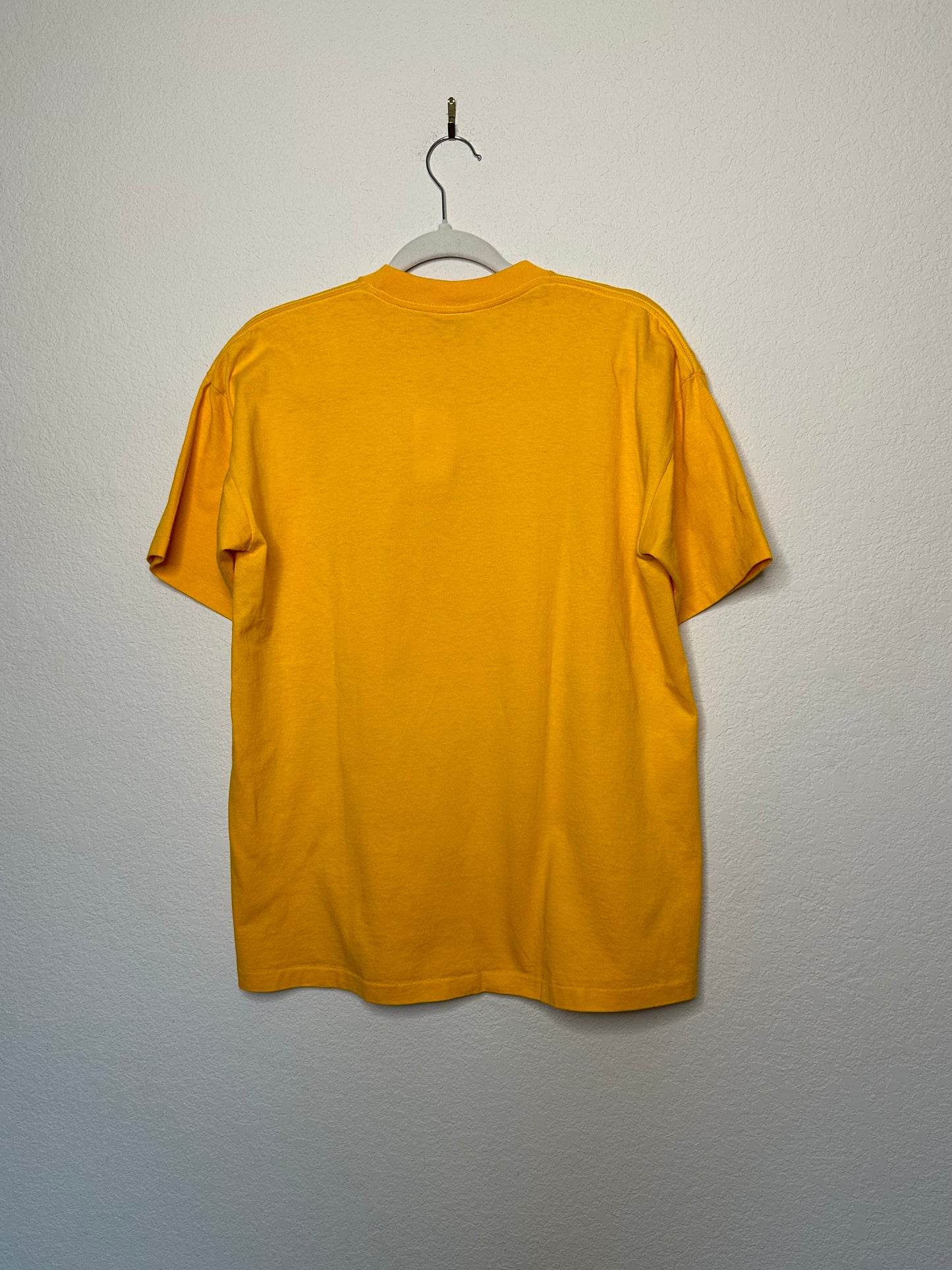 80’s Wyoming Basketball Flocked Puffy Graphic Tee (Unisex L)