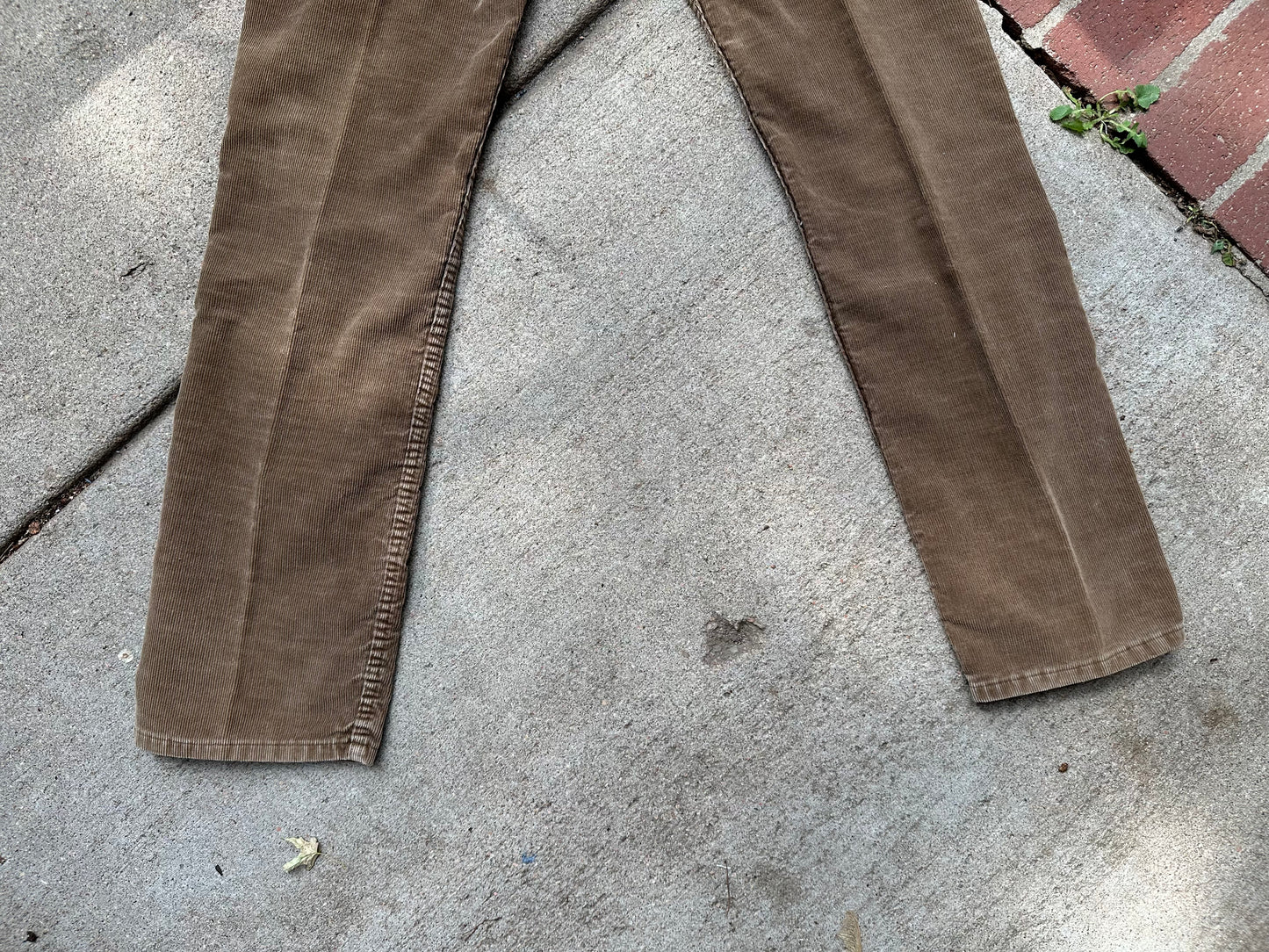80’s Levi’s 519 “Californian” Corduroy White Tab Pants (Men’s 32/ Women’s 30)