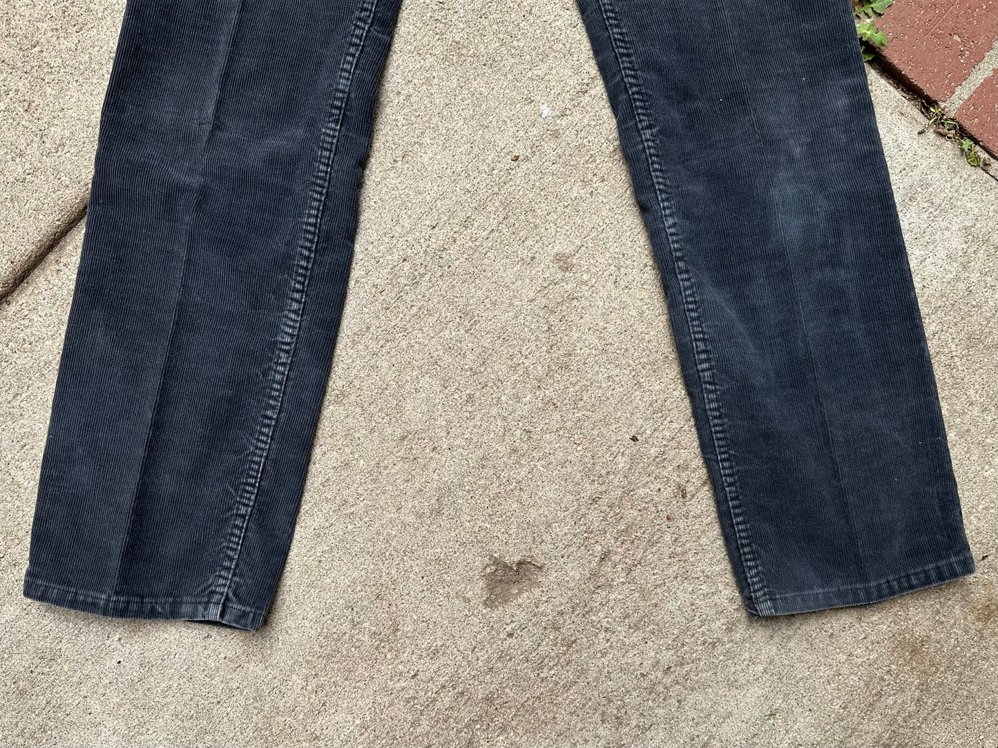 80’s Levi’s 519 “Californian” Corduroy White Tab Pants (Men’s 32/ Women’s 30)