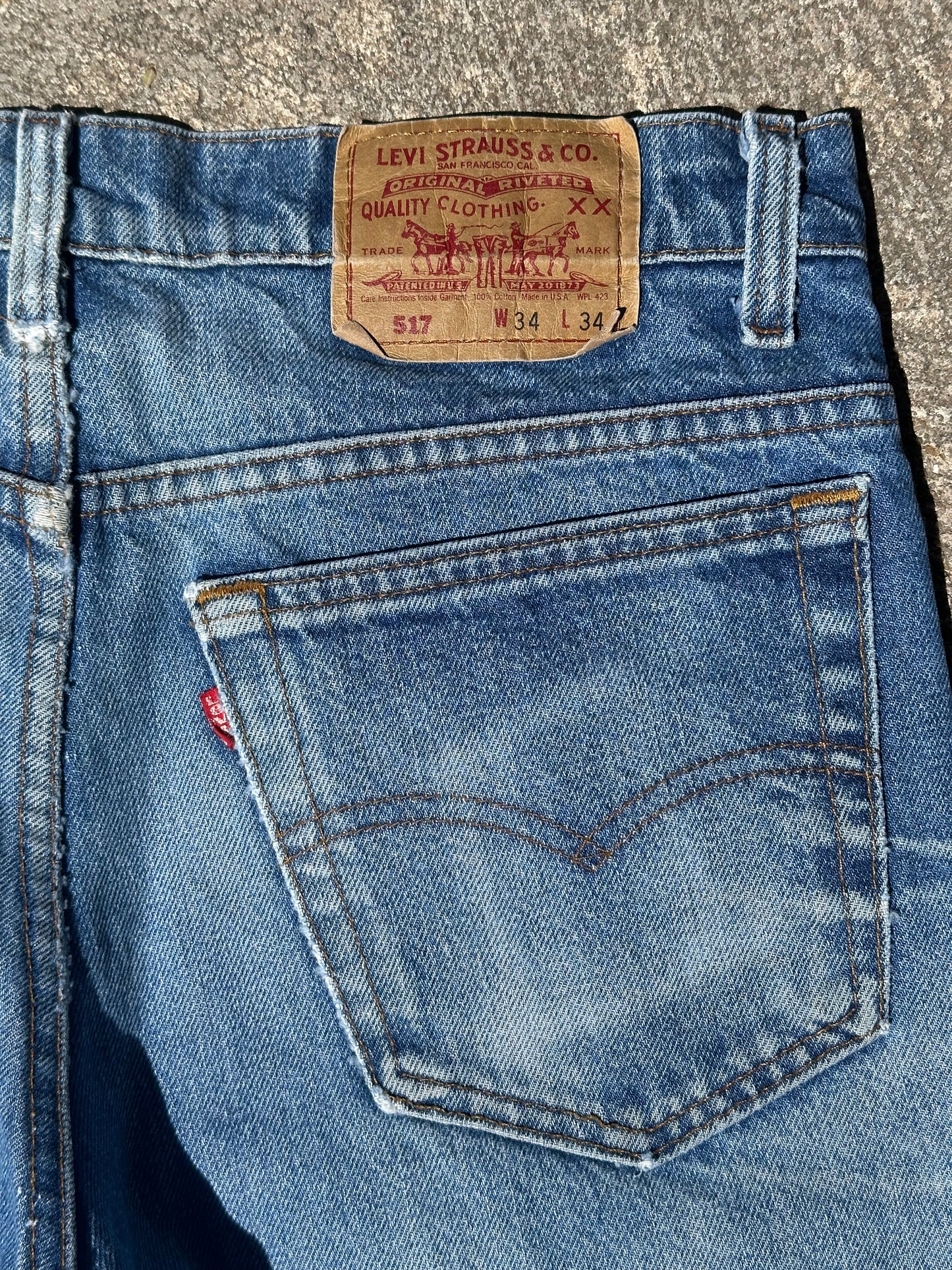 80’s Levi’s 517 Boot Cut Jeans USA (Men’s 33x33 / Women’s 31)